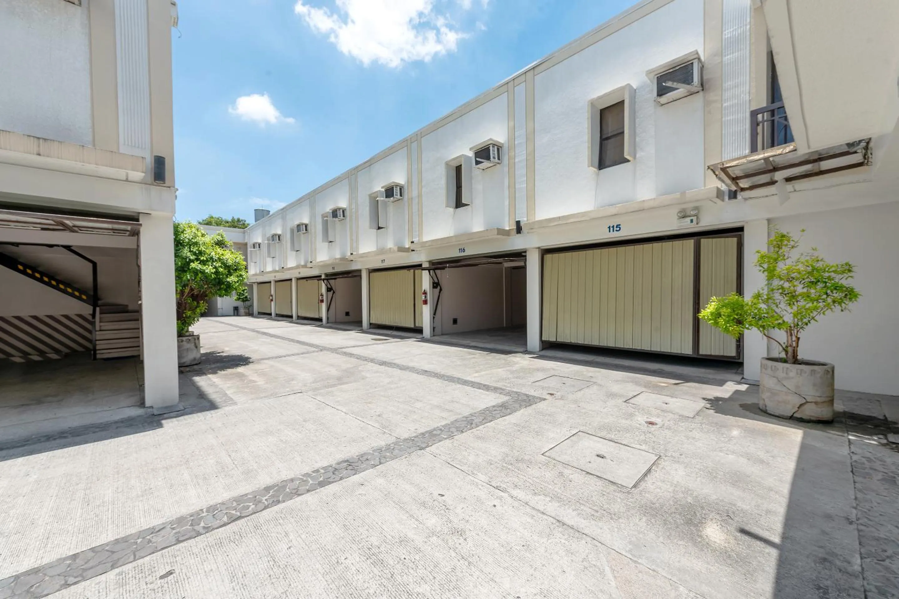 Property Building in Capital O 176 Bliss Hotel