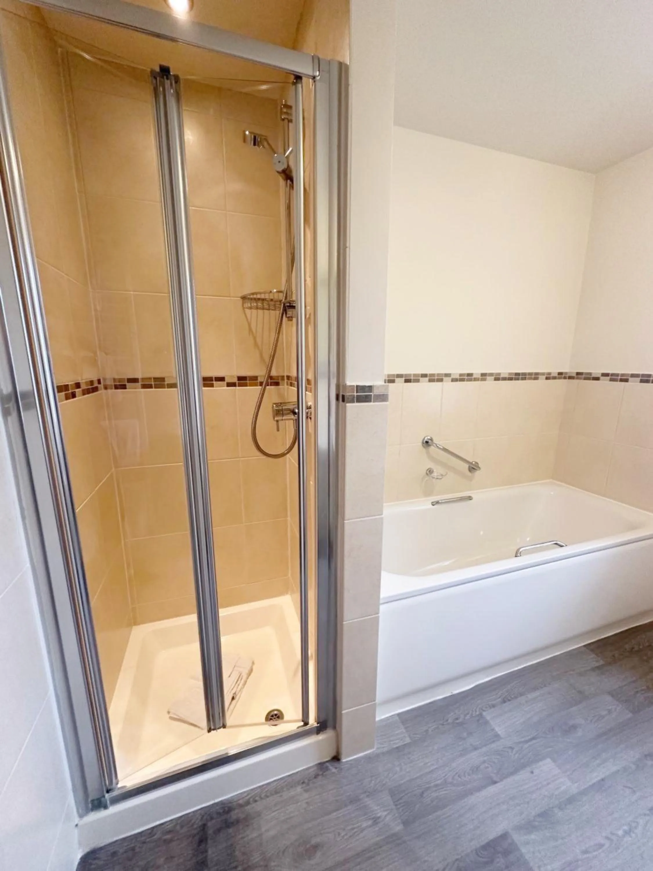 Shower in Caerwylan Hotel