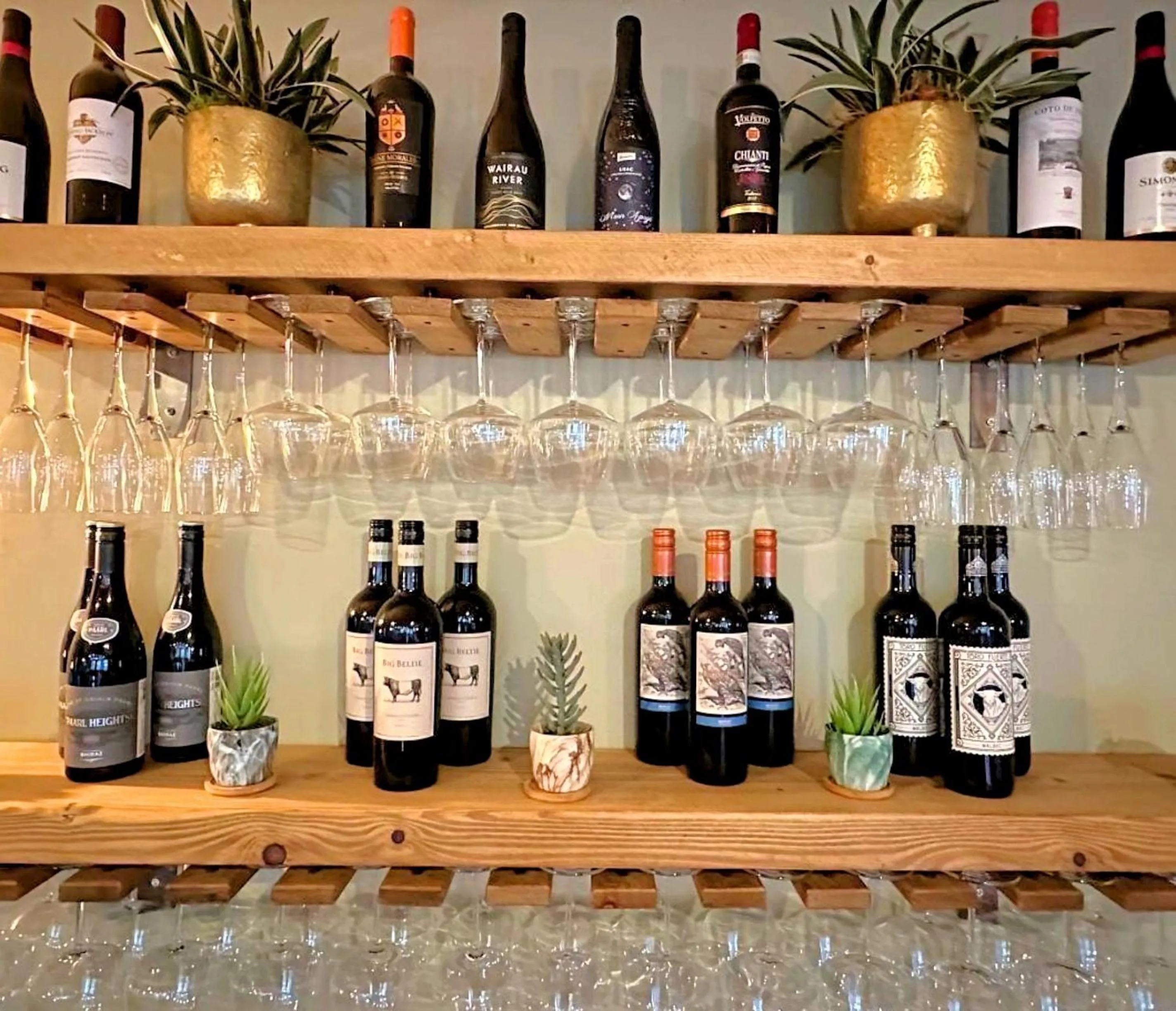 Alcoholic drinks in Caerwylan Hotel