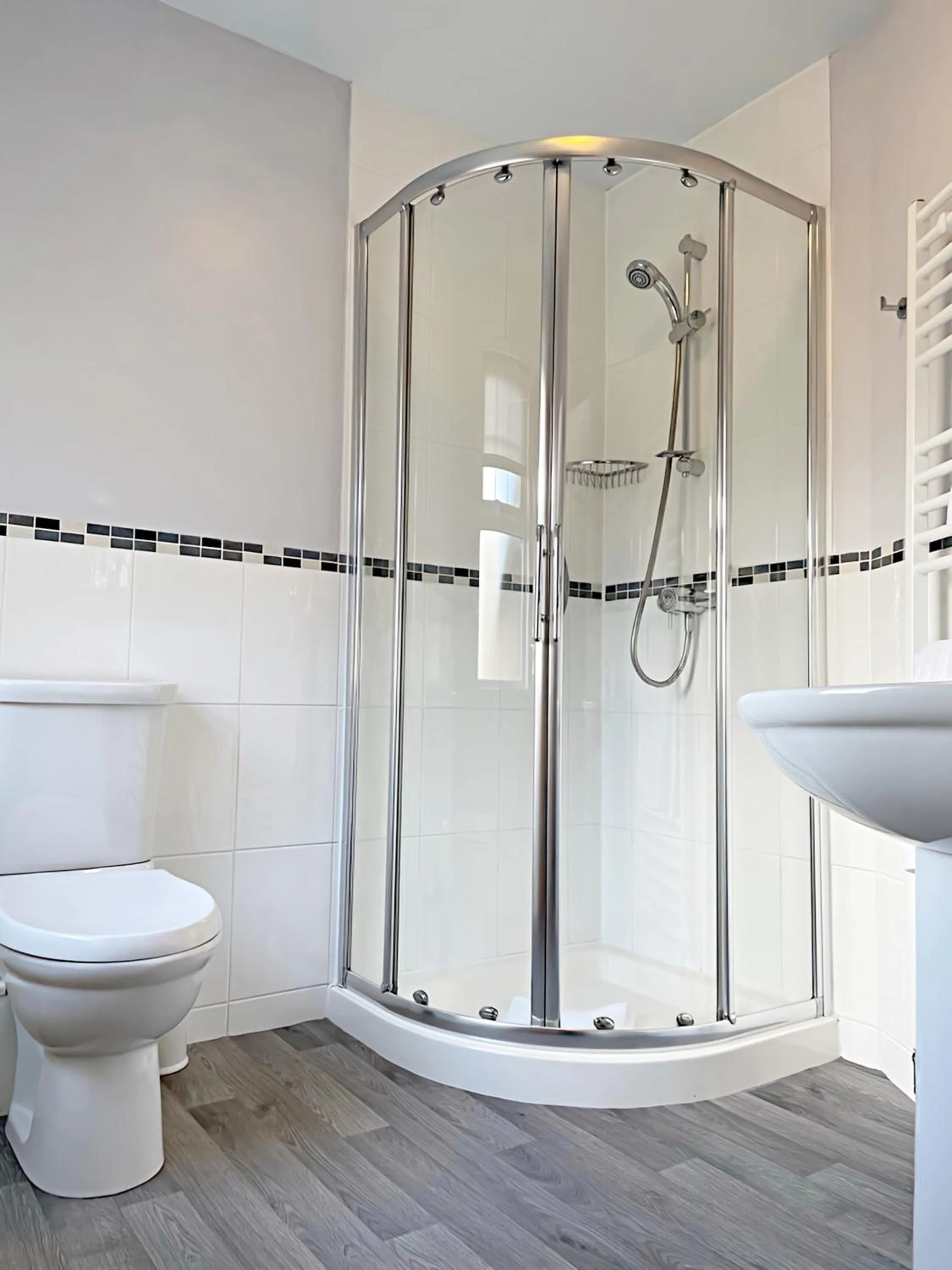 Shower in Caerwylan Hotel