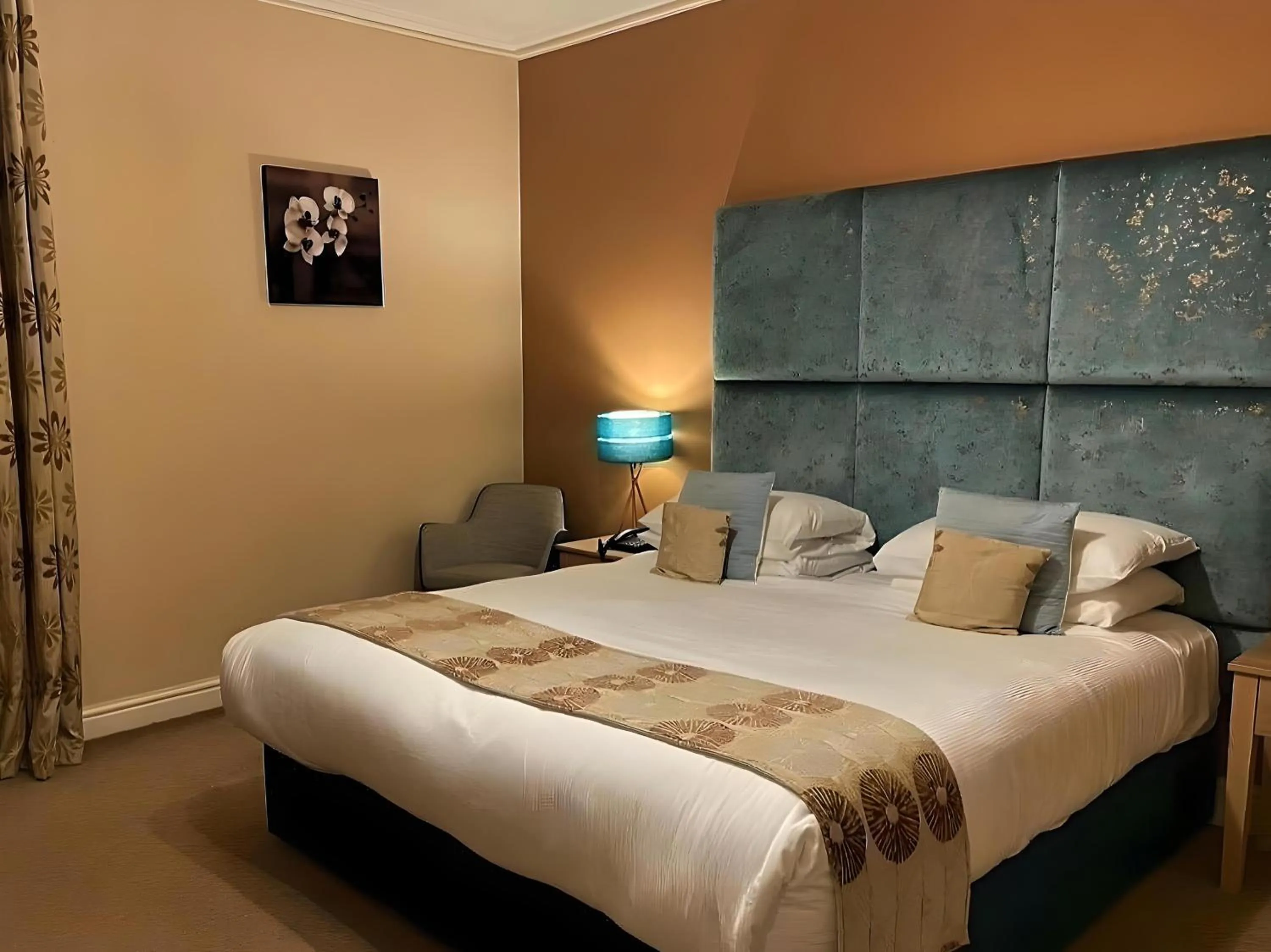 Bed in Caerwylan Hotel