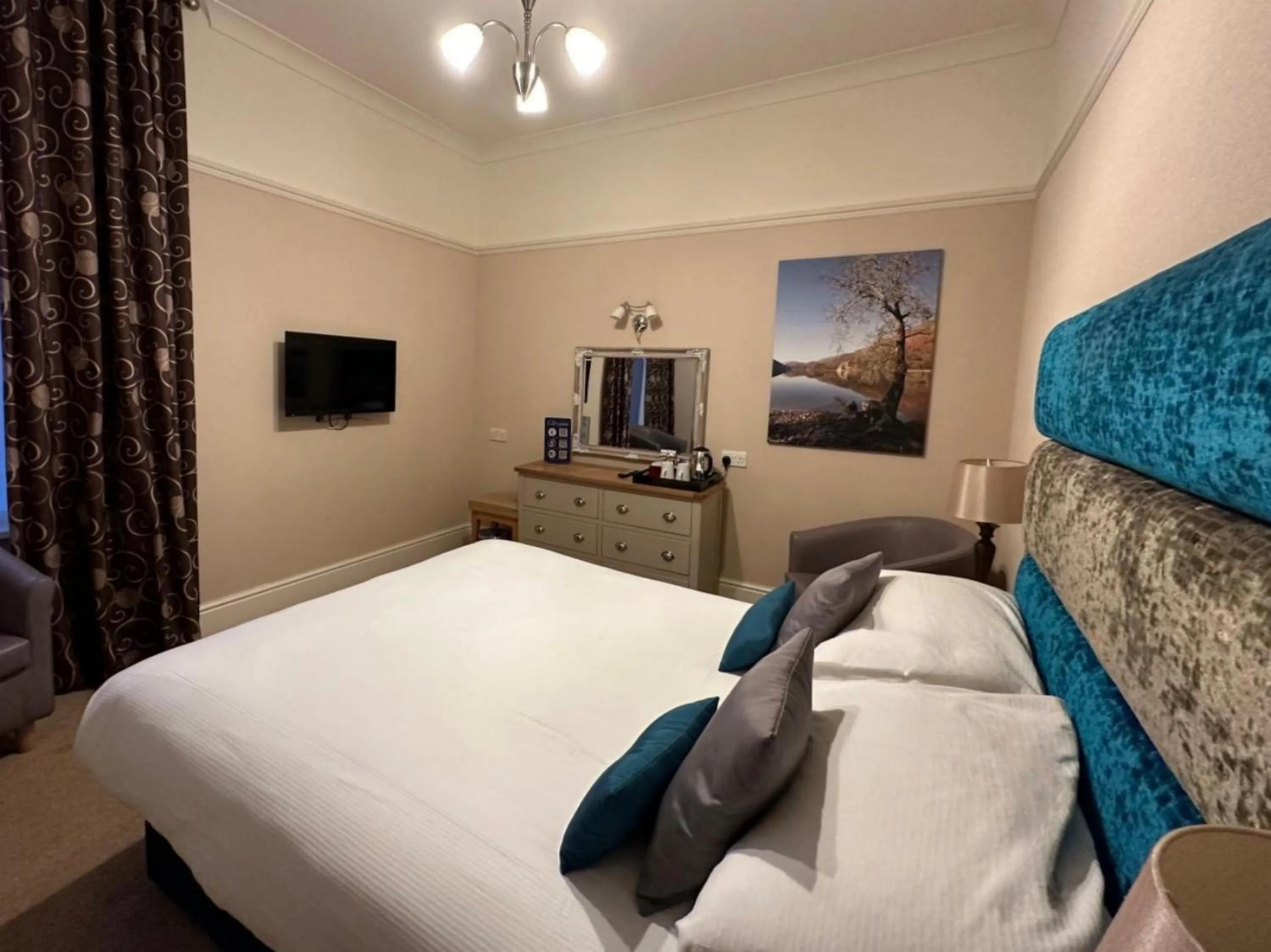 Bed in Caerwylan Hotel