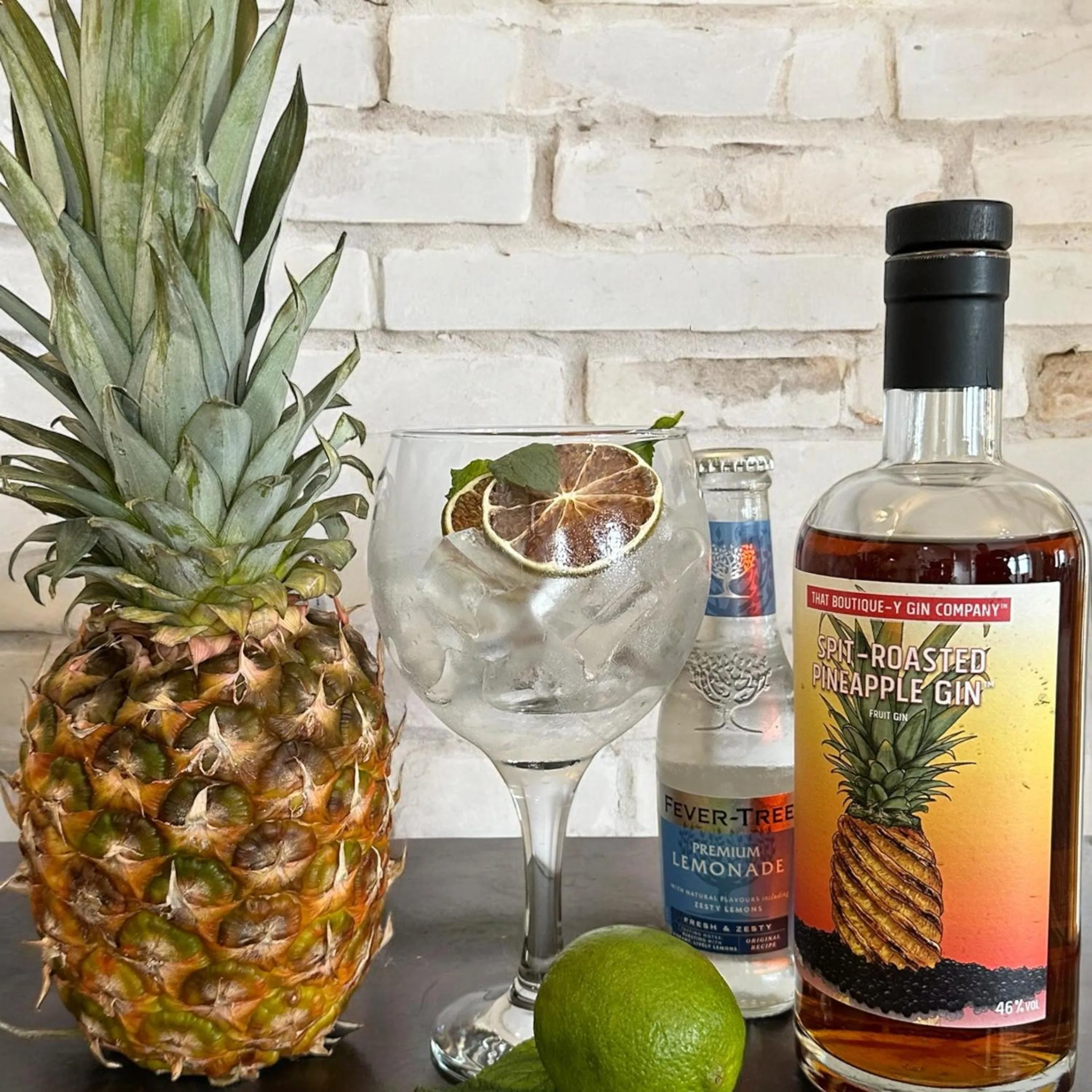 Lounge or bar in Caerwylan Hotel