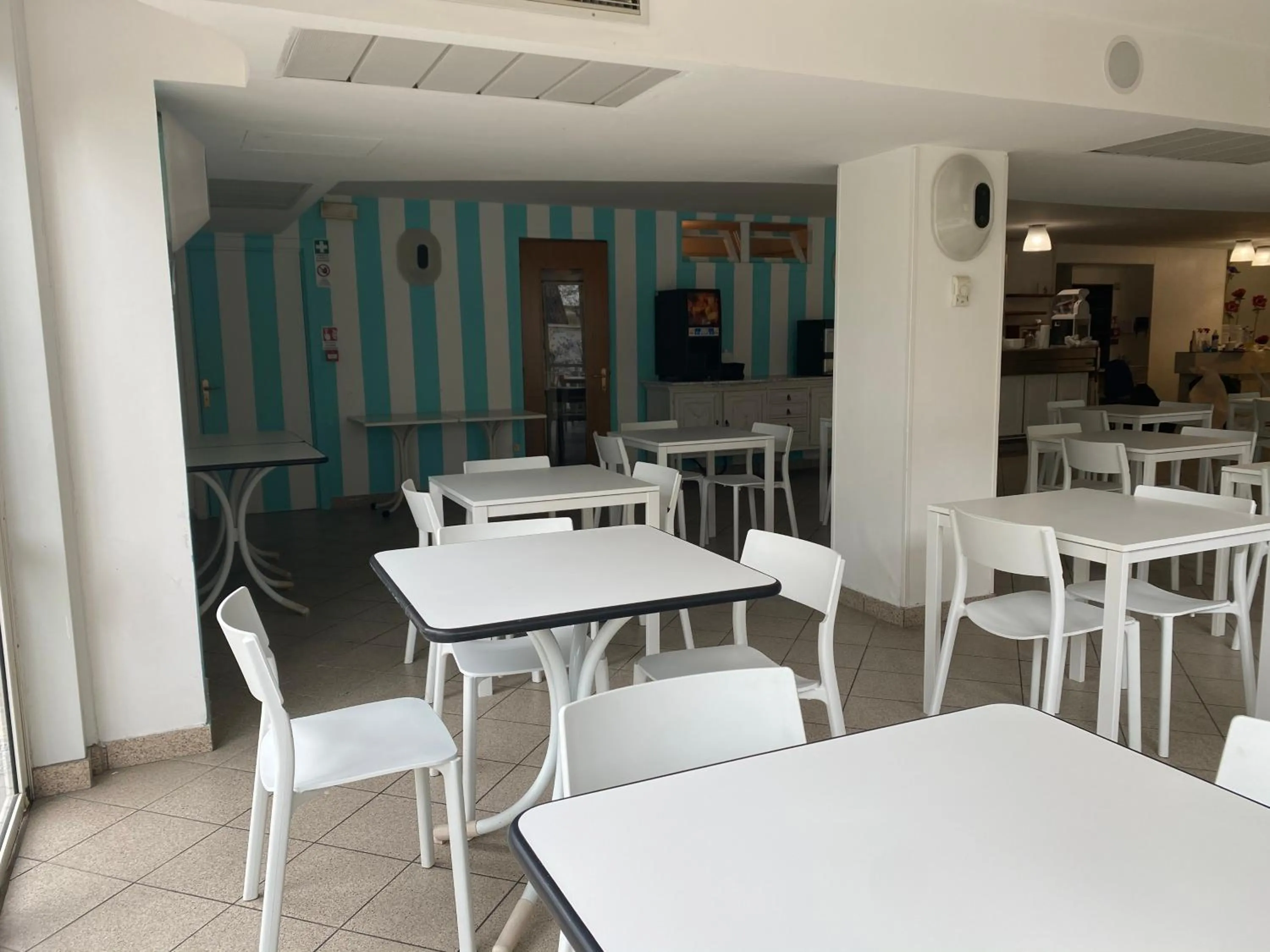 Lounge or bar in Hotel Modenese