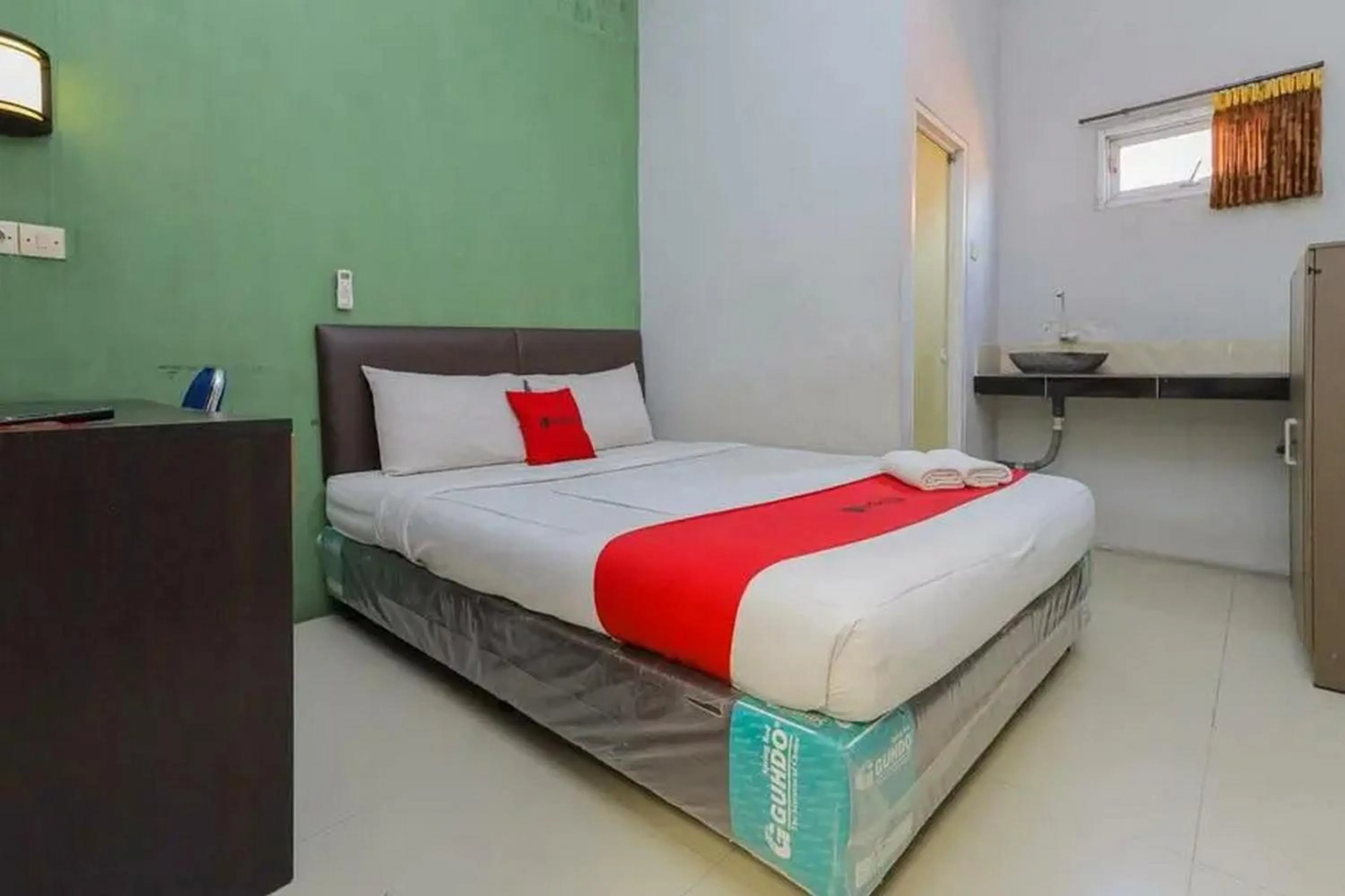 Standard Double Room in Hotel O Pondok Inap Shofwa 1