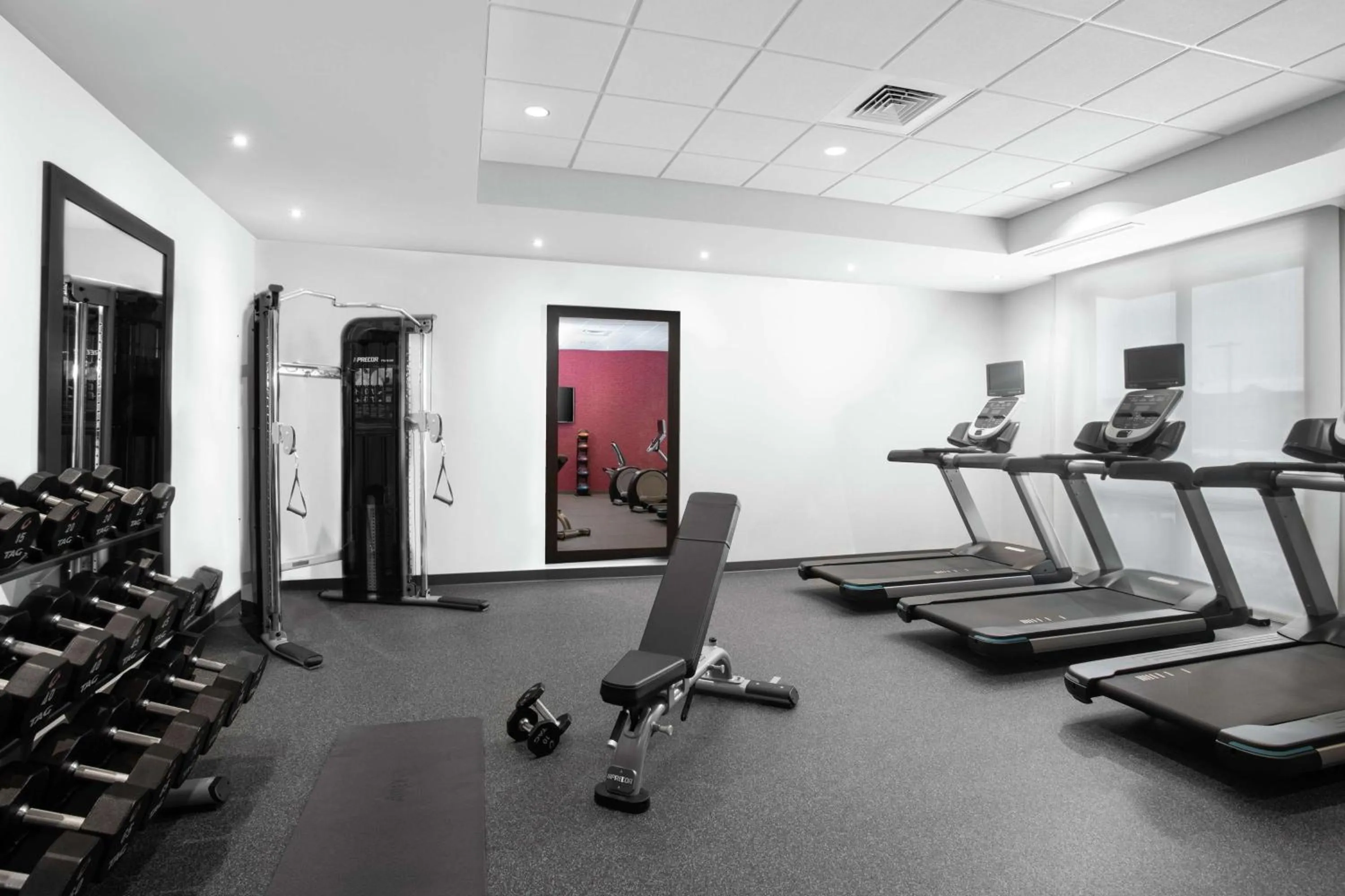 Fitness centre/facilities in Home2 Suites by Hilton Long Island Brookhaven