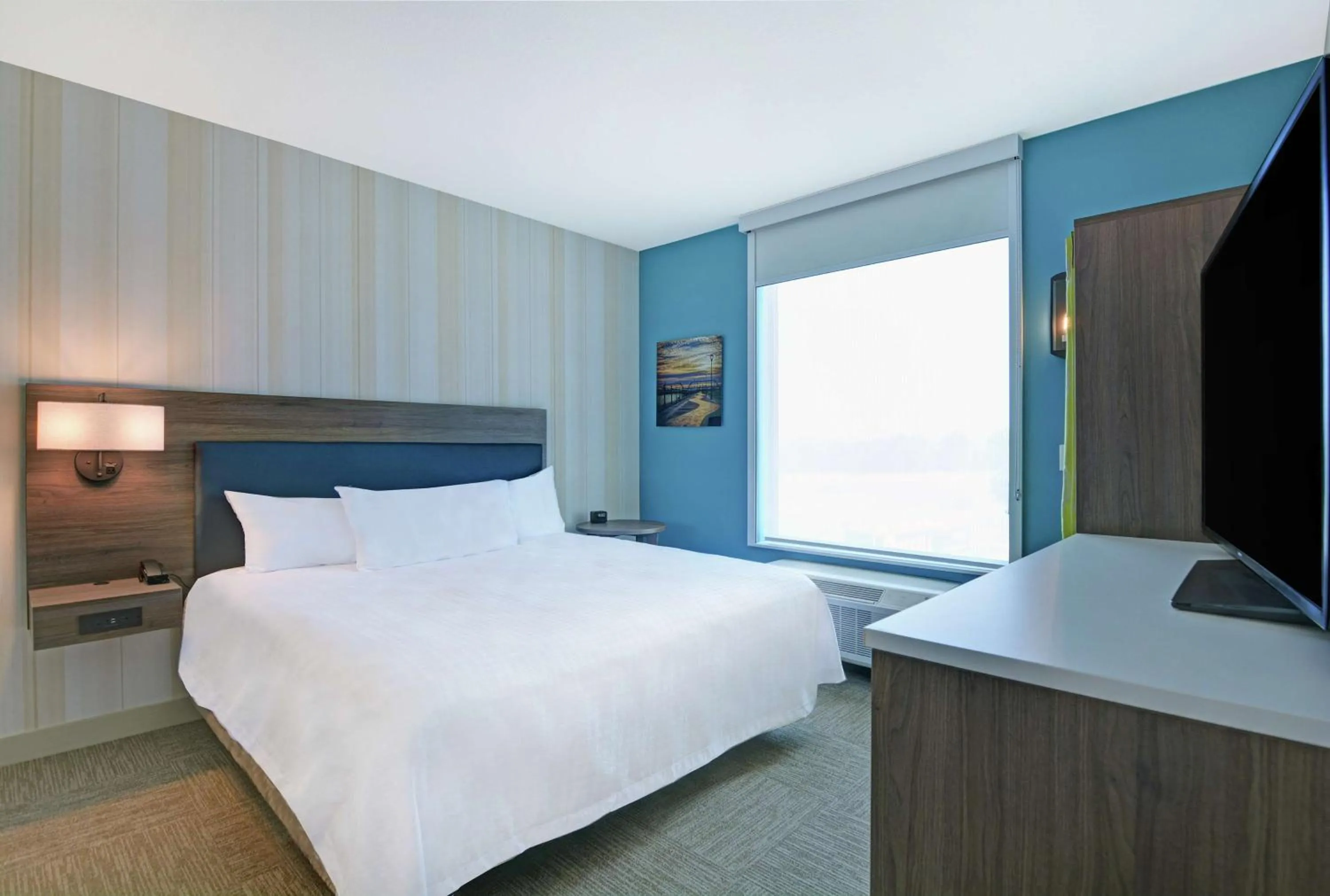 Bedroom, Bed in Home2 Suites By Hilton Bettendorf Quad Cities