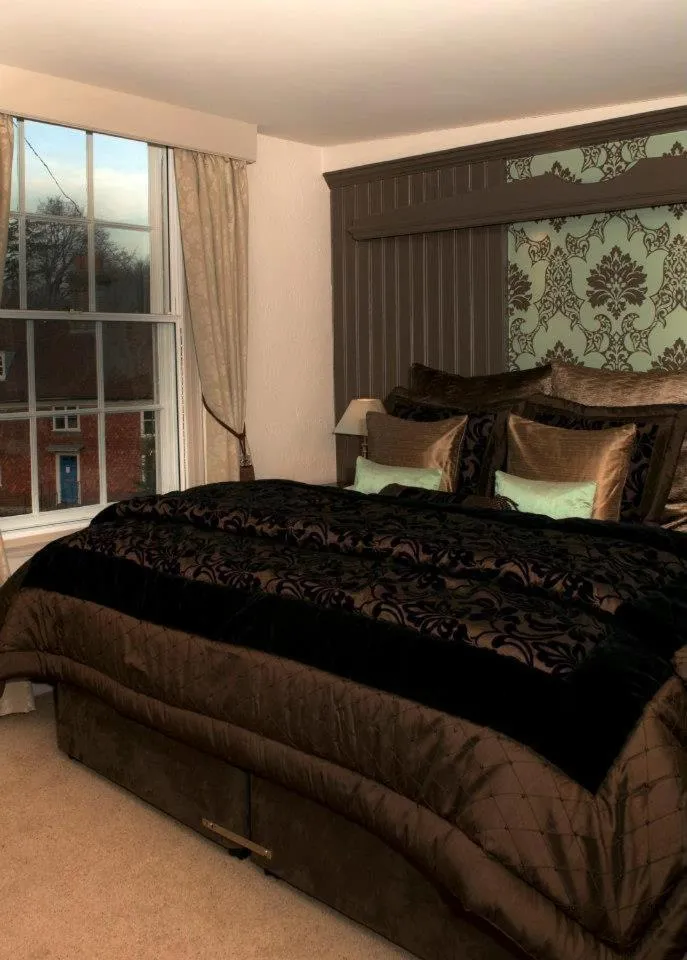 Day, Bed in The George Inn