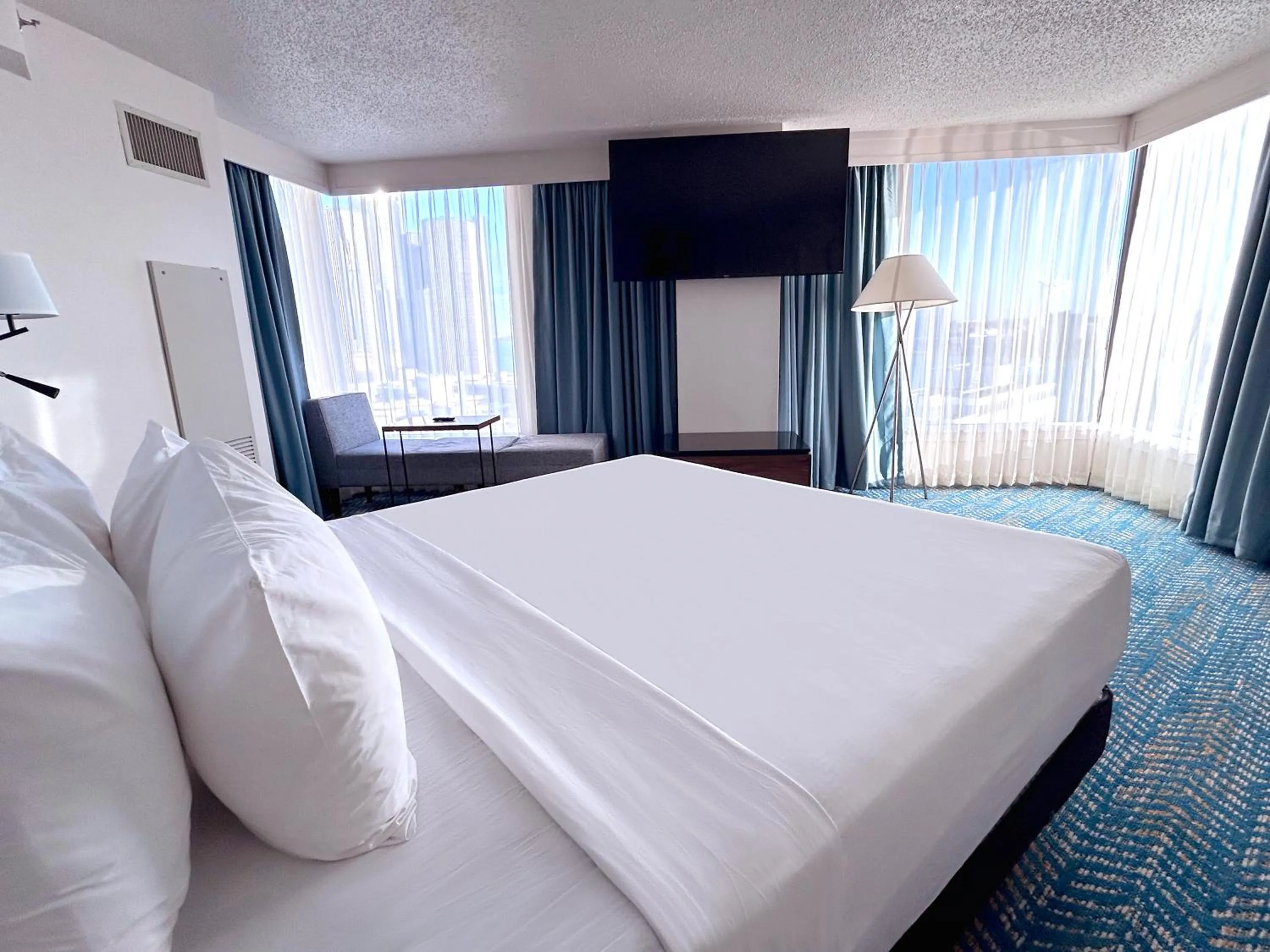 Bed in Fort Pontchartrain Detroit, a Wyndham Hotel