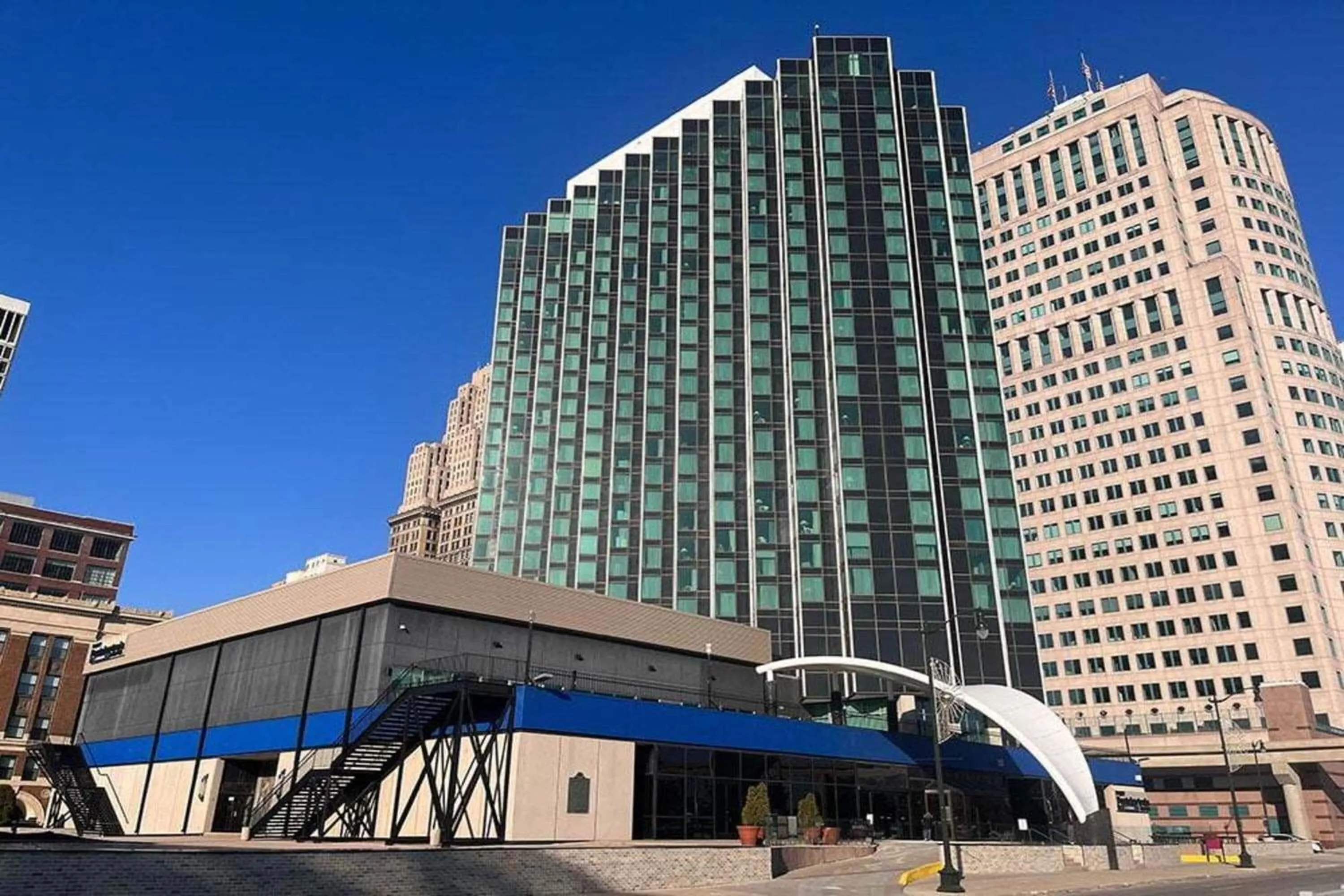 Property building in Fort Pontchartrain Detroit, a Wyndham Hotel