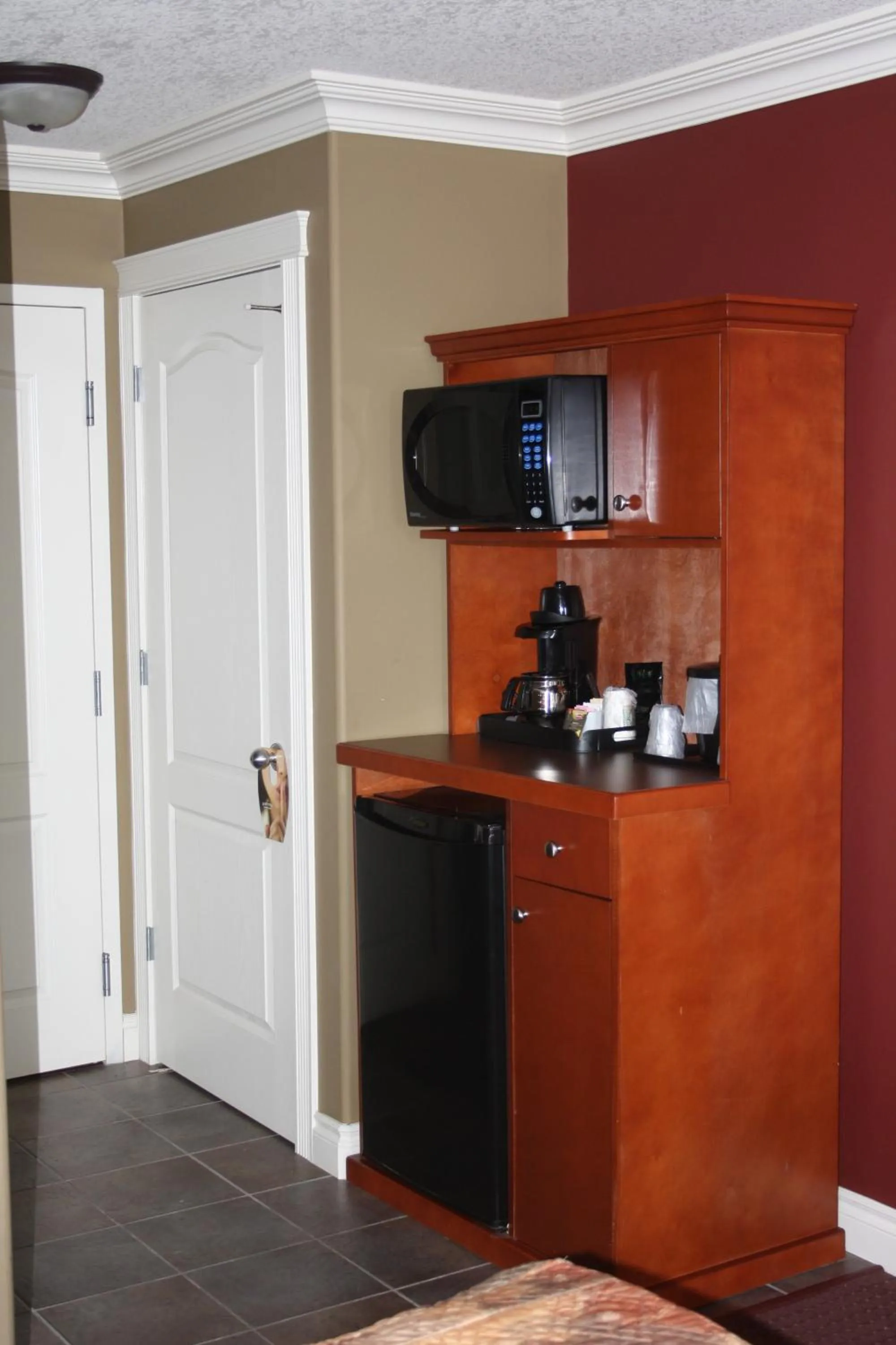 Coffee/tea facilities in Lakeview Inns & Suites - Edson Airport West