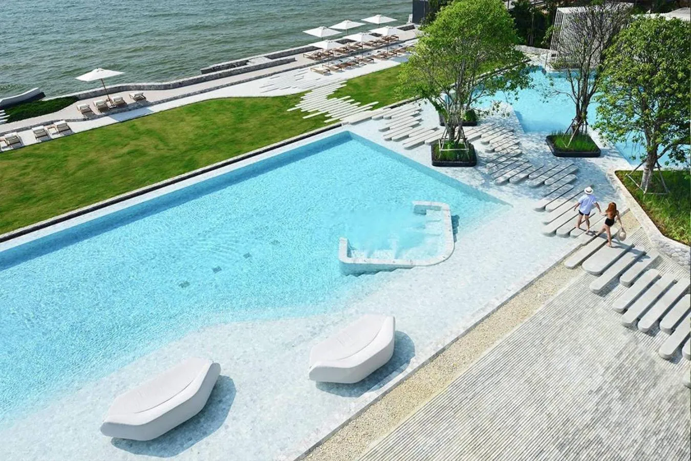 Swimming pool in Veranda residence pattaya By Kzy