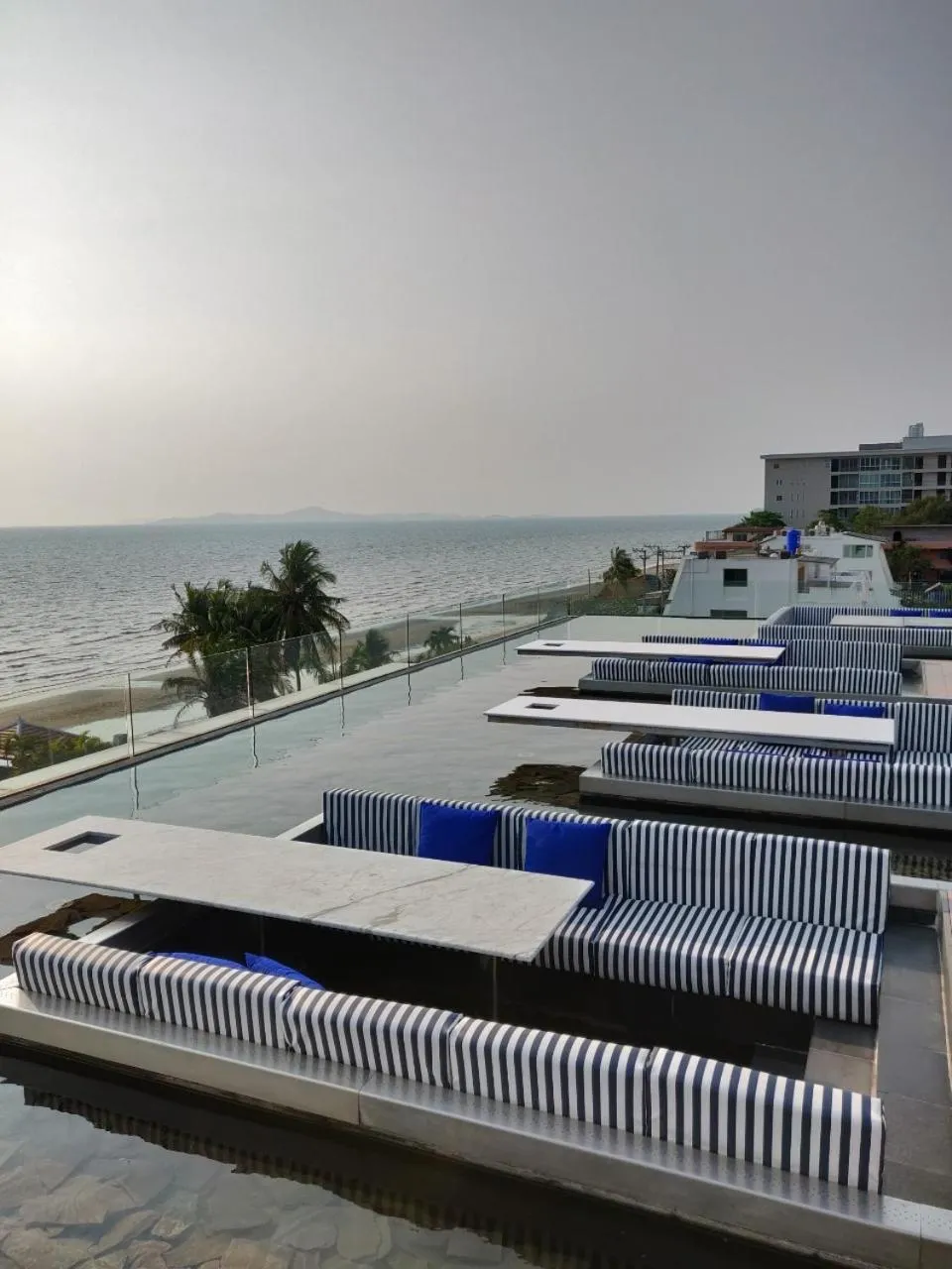 Restaurant/places to eat in Veranda residence pattaya By Kzy