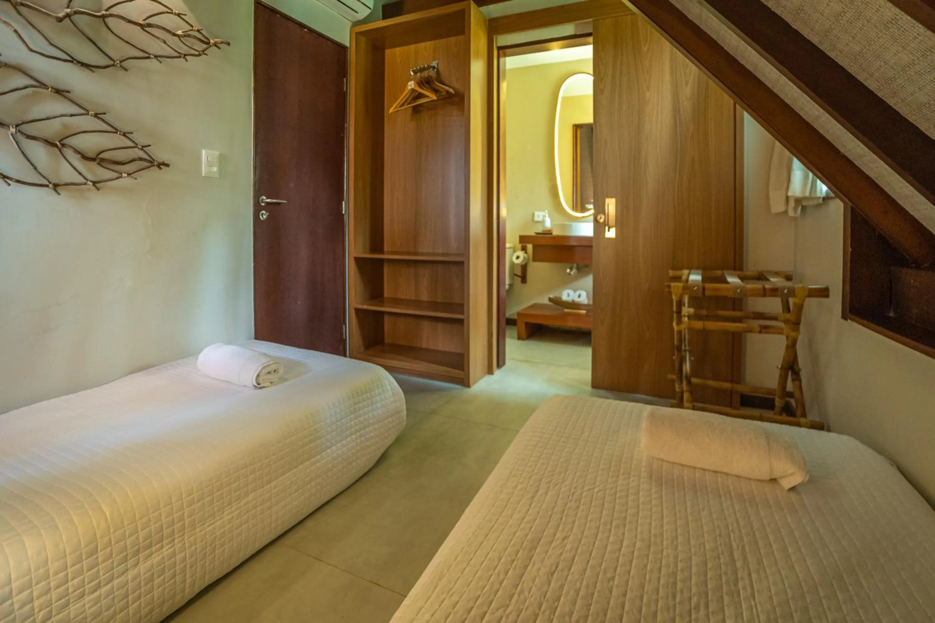 Photo of the whole room, Bed in Pontal dos Carneiros Beach Bungalows