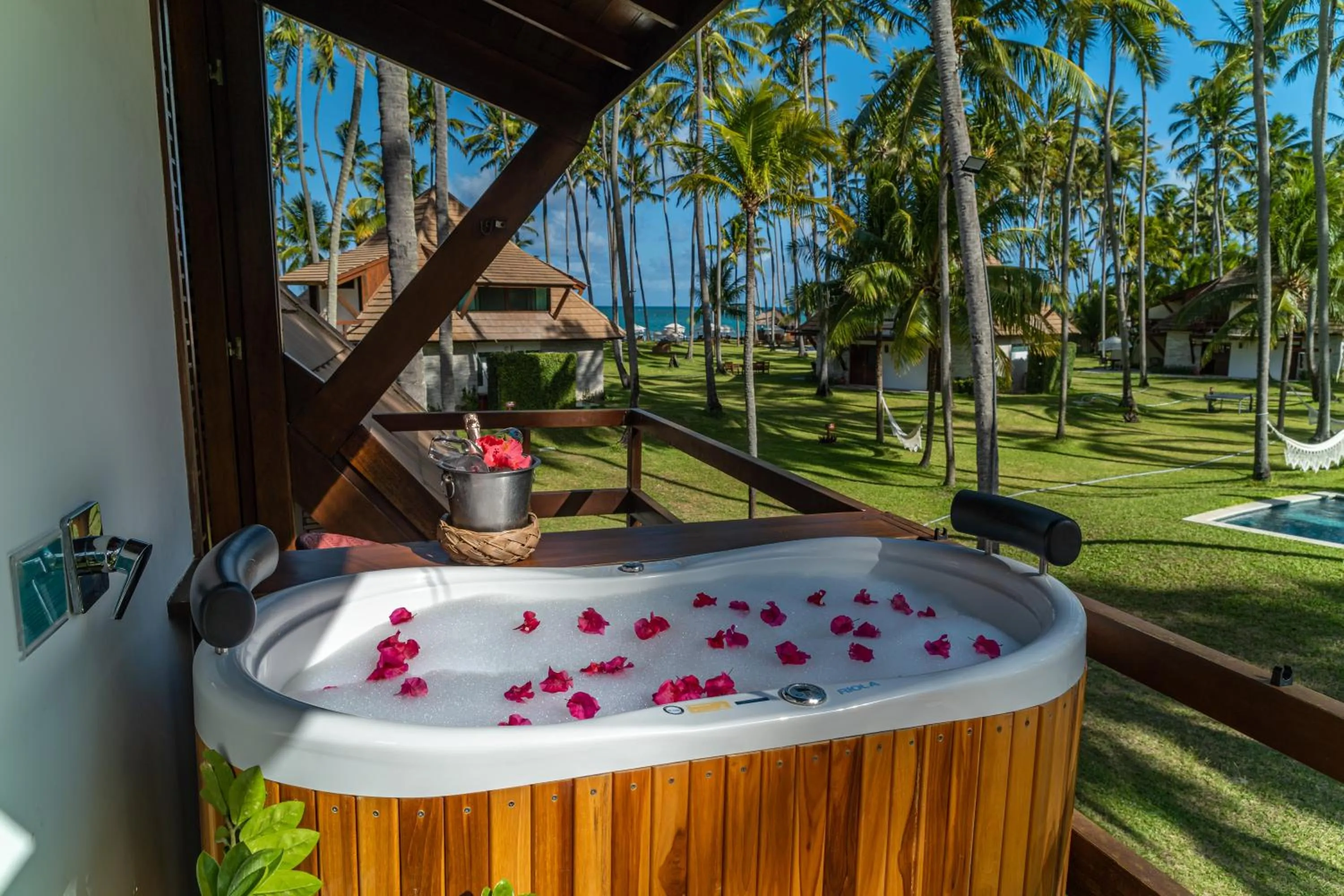 Garden in Pontal dos Carneiros Beach Bungalows