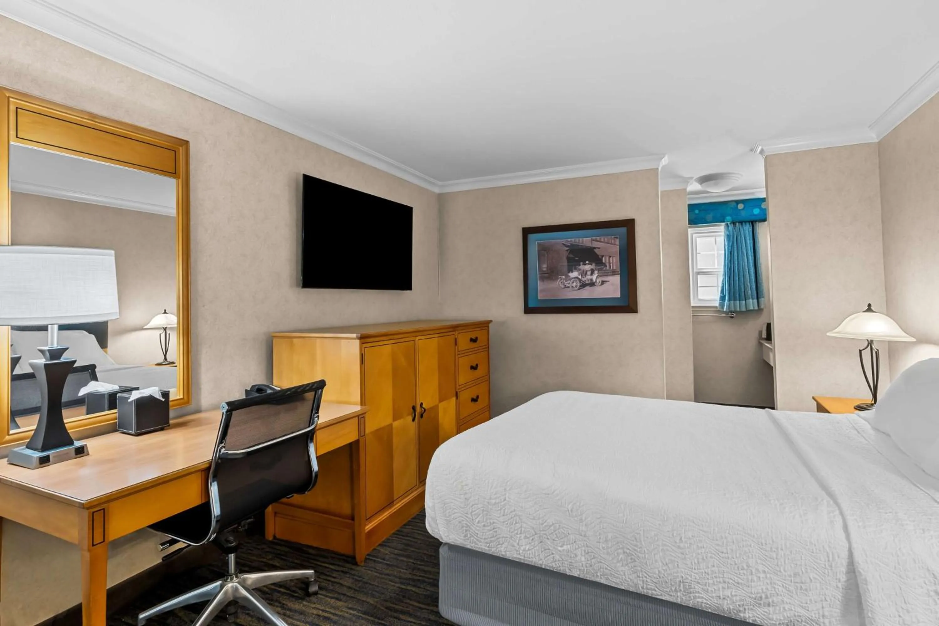 Bedroom, Bed in Best Western University Lodge