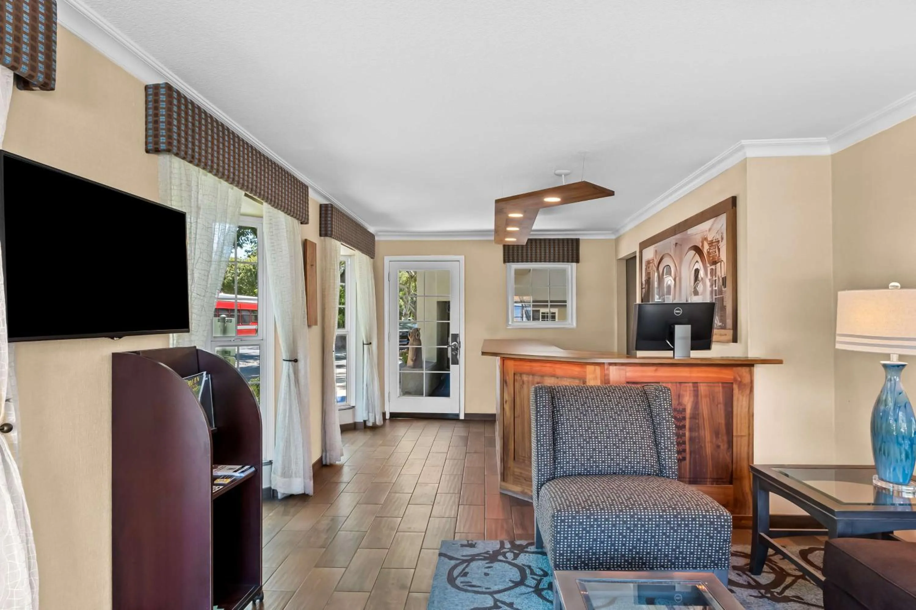 Lobby or reception in Best Western University Lodge