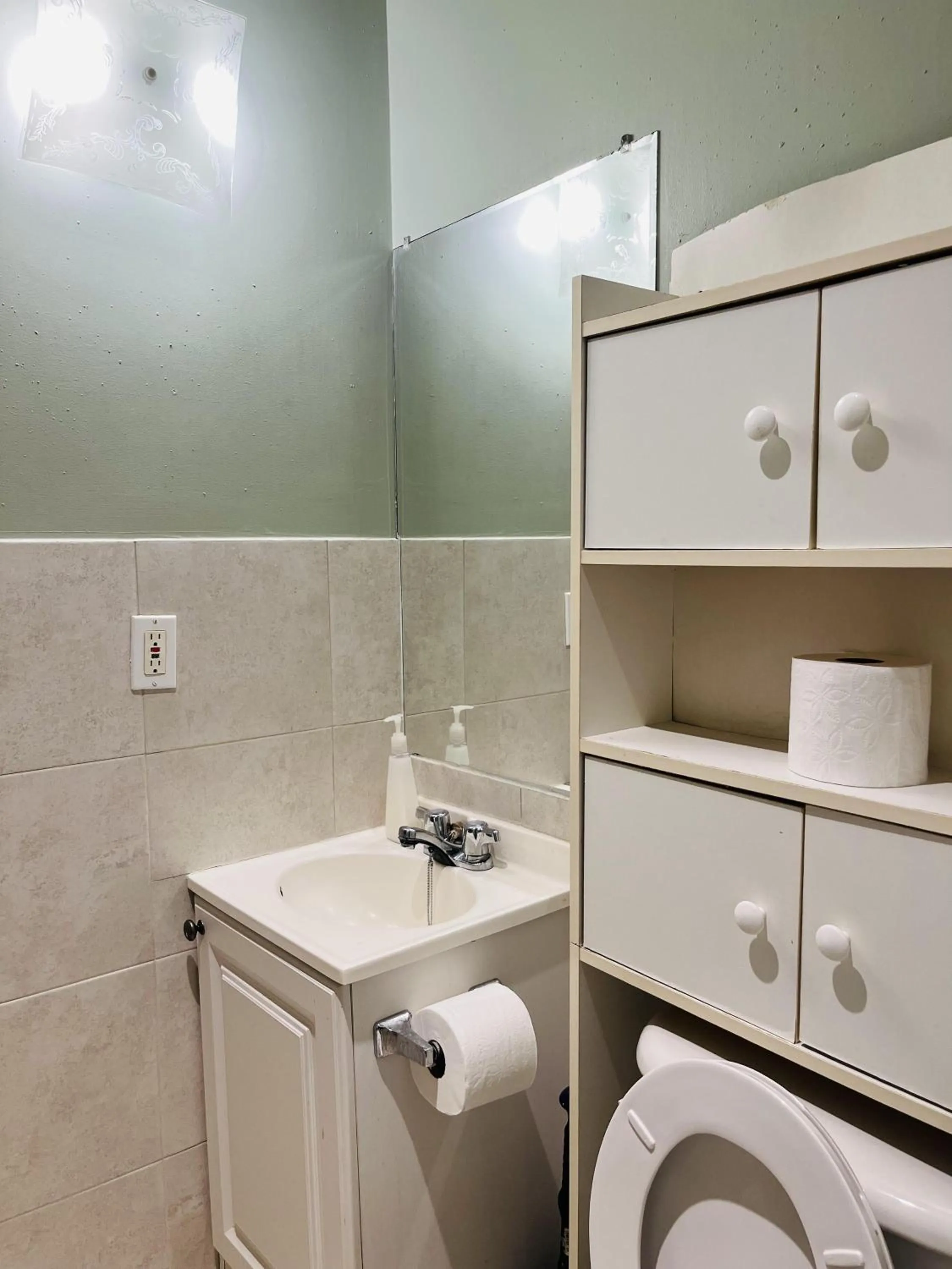 Bathroom in Saint Lawrence Residences and Suites