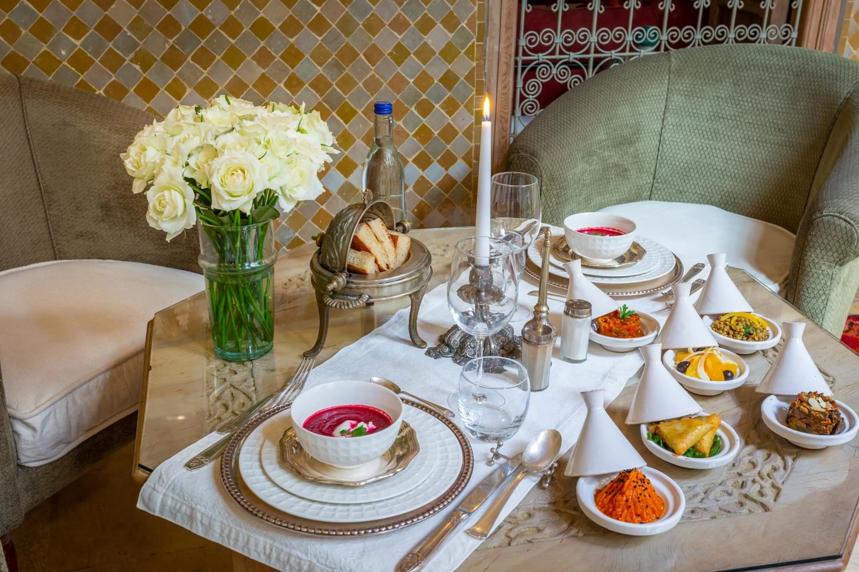 Restaurant/places to eat in Riad Azoulay