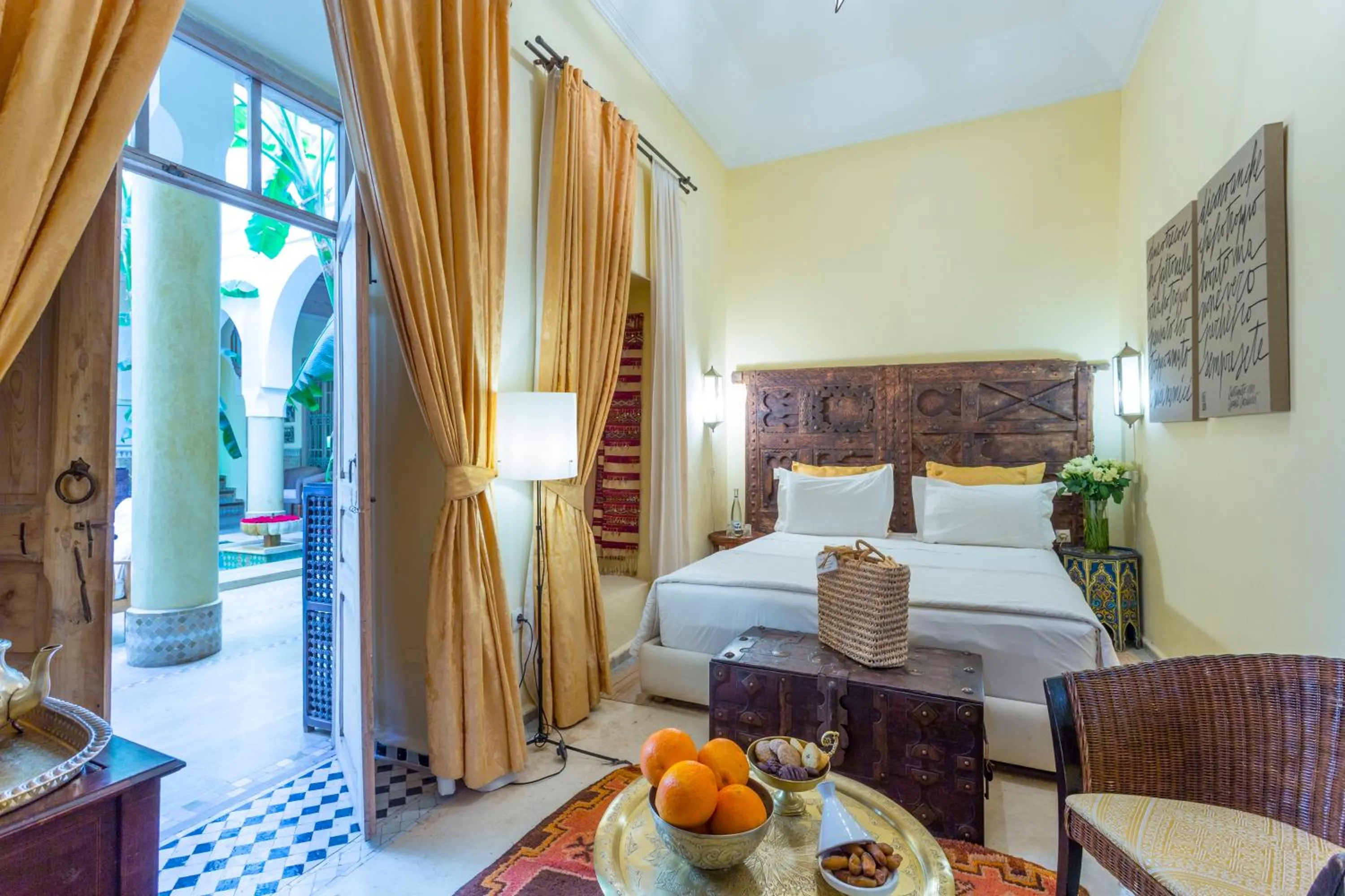 Patio, Bed in Riad Azoulay