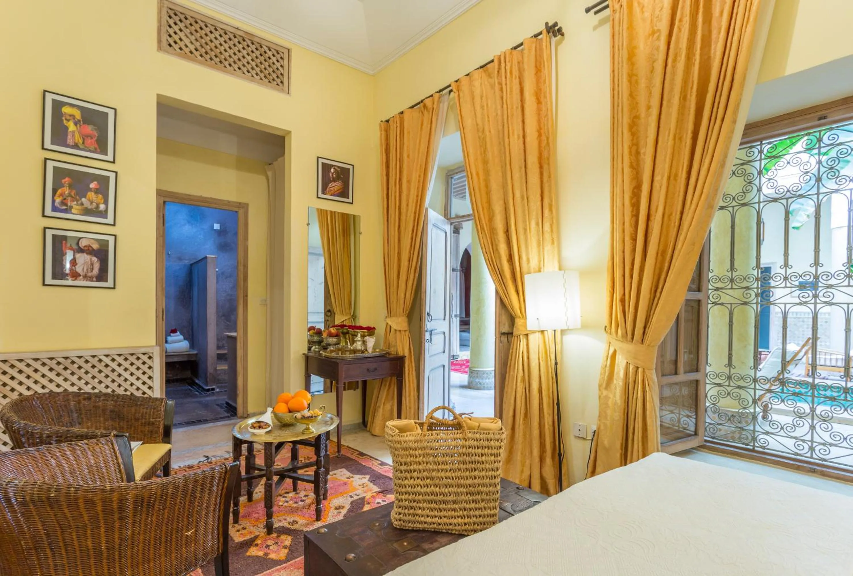 Bedroom, Bed in Riad Azoulay