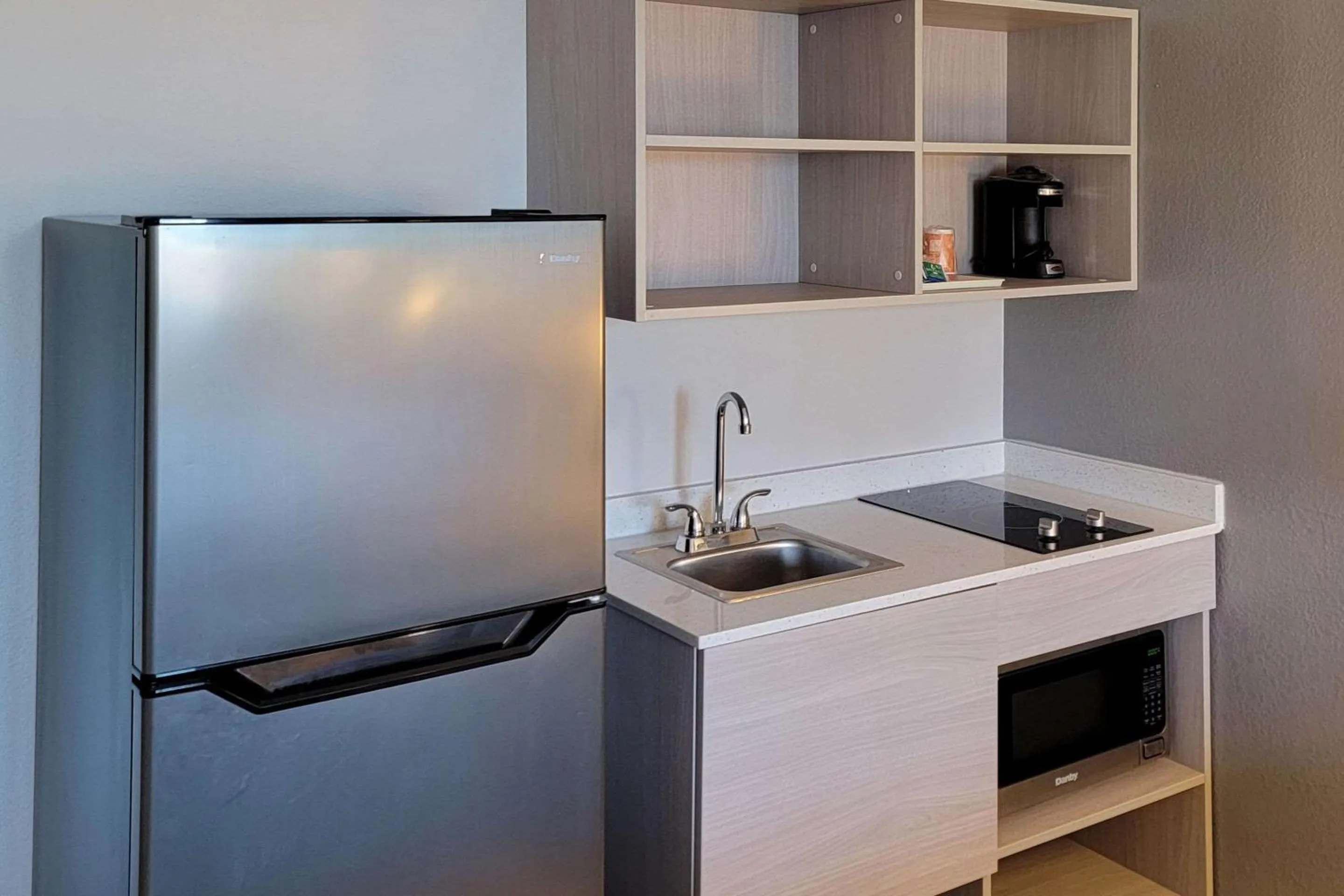 Suburban Studios, Kearney