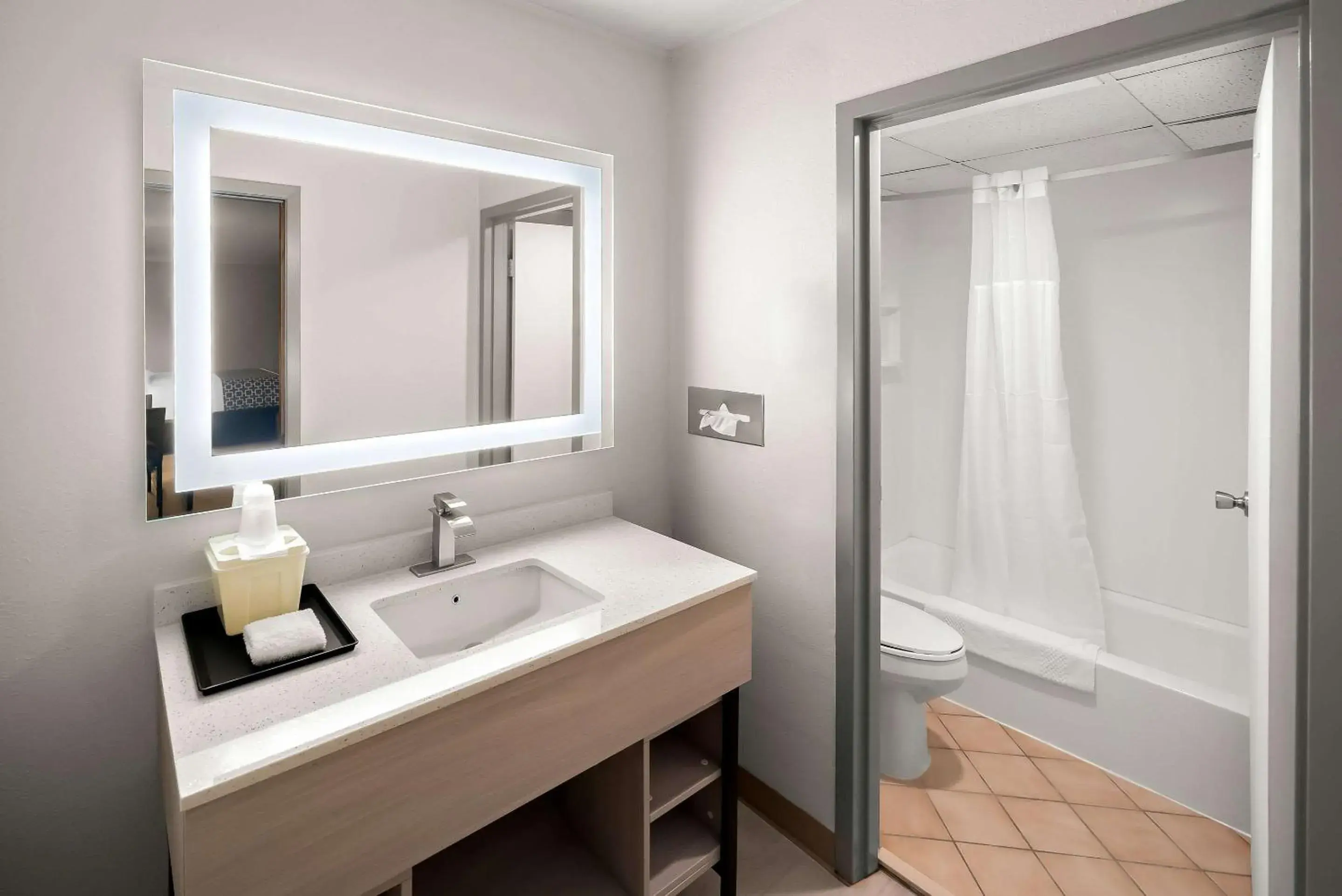 King Suite Kitchenette - Non Smoking in Suburban Studios, Kearney King Suite Kitchenette - Non Smoking in Suburban Studios, Kearney