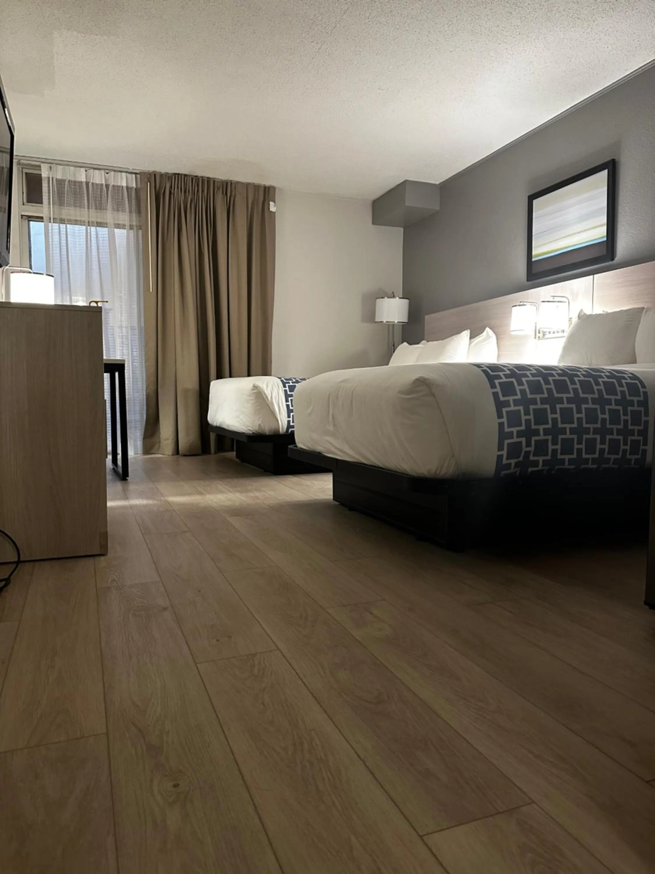 Bedroom, Bed in Suburban Studios, Kearney