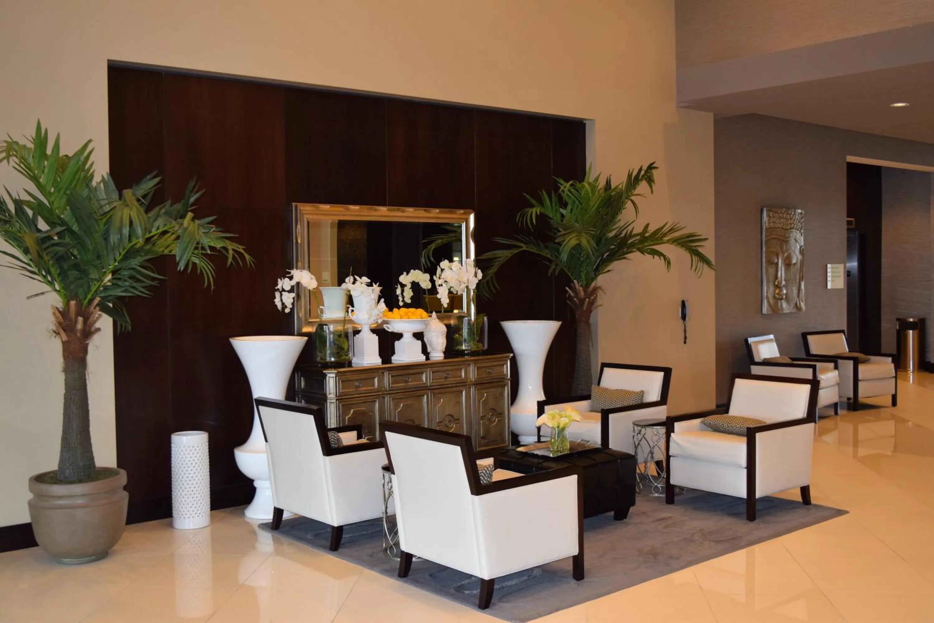 Property building in Holiday Inn and Suites East Peoria by IHG