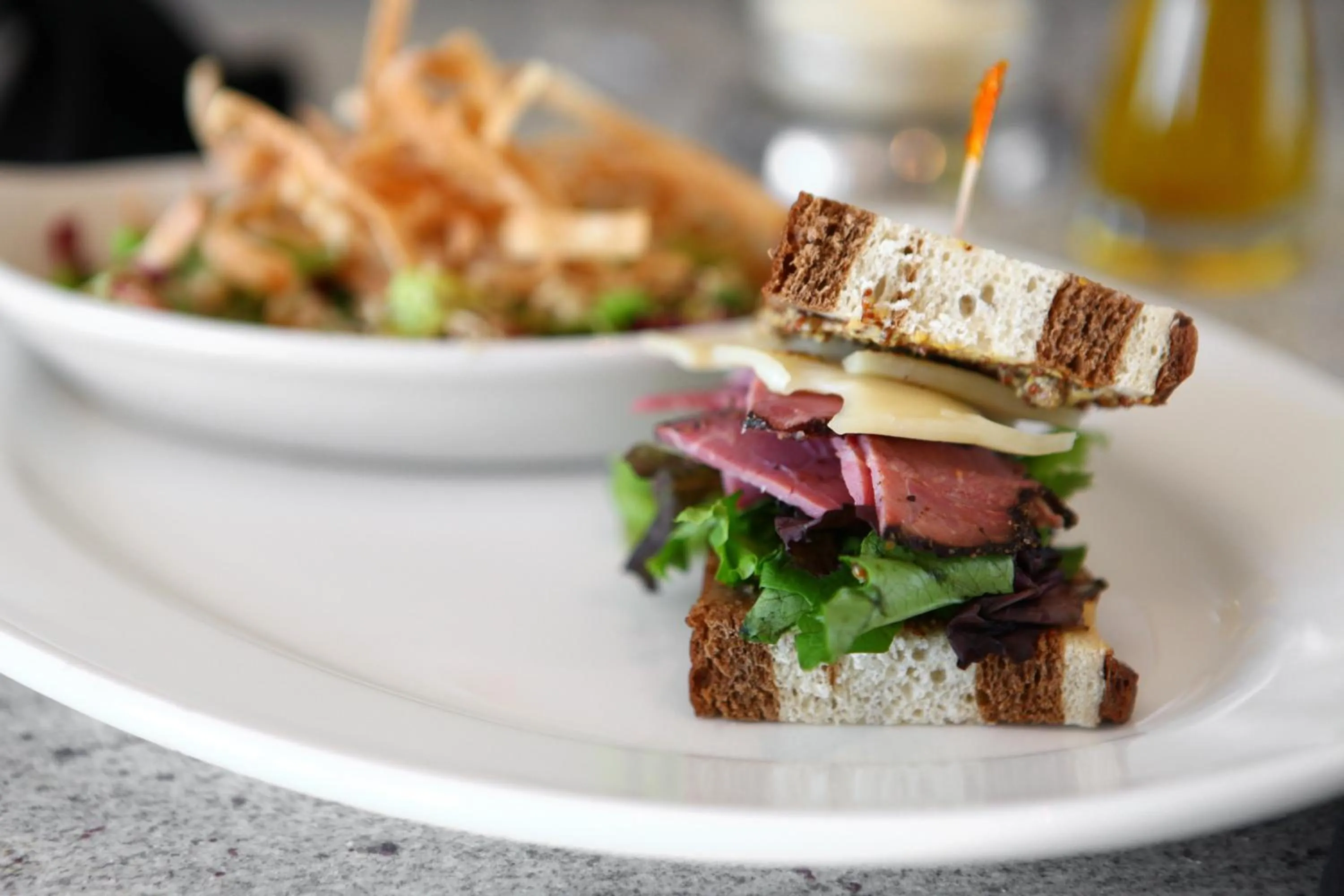 Restaurant/places to eat in Holiday Inn and Suites East Peoria by IHG