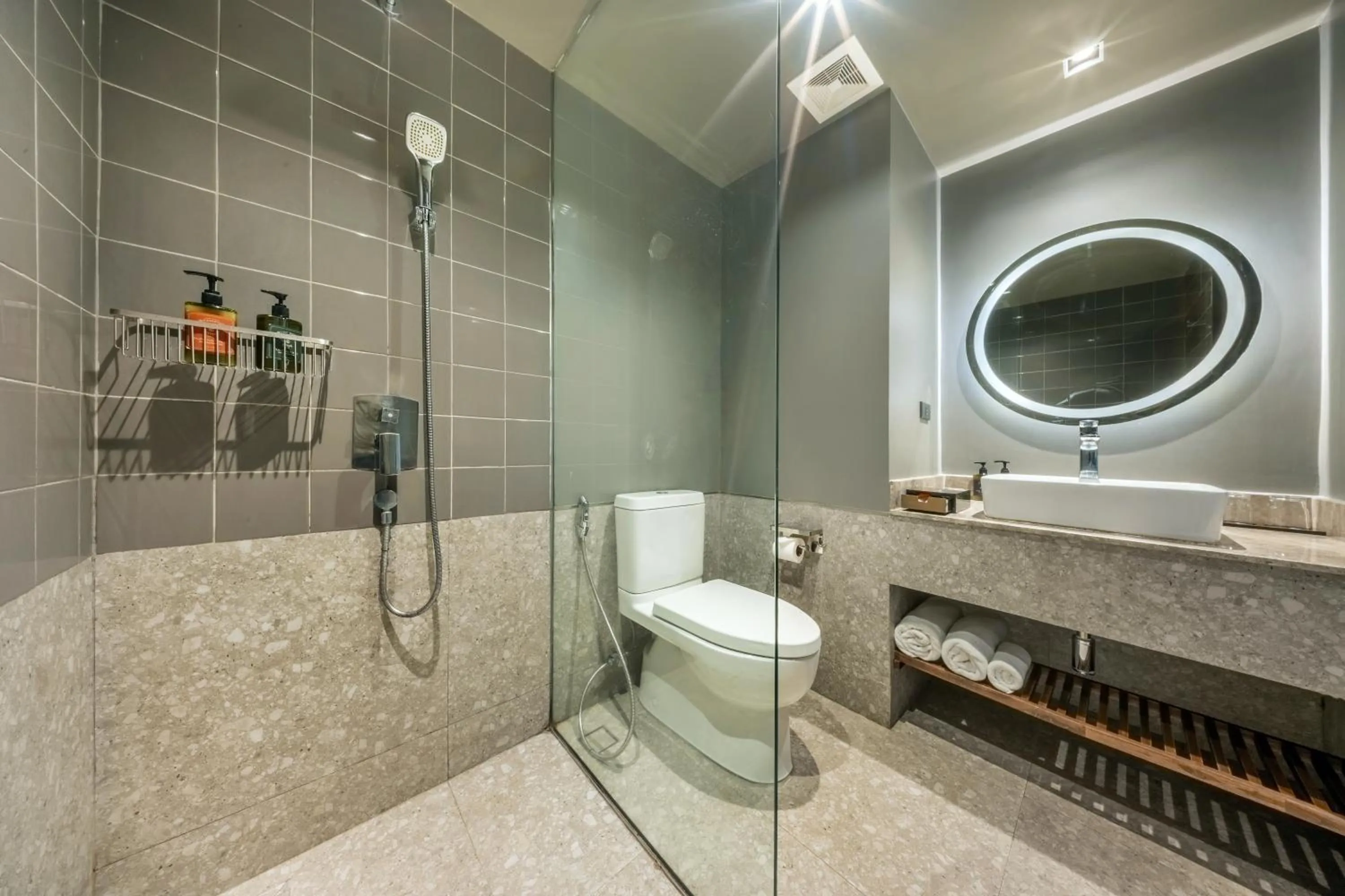 Bathroom in Graph Hotels Bangkok