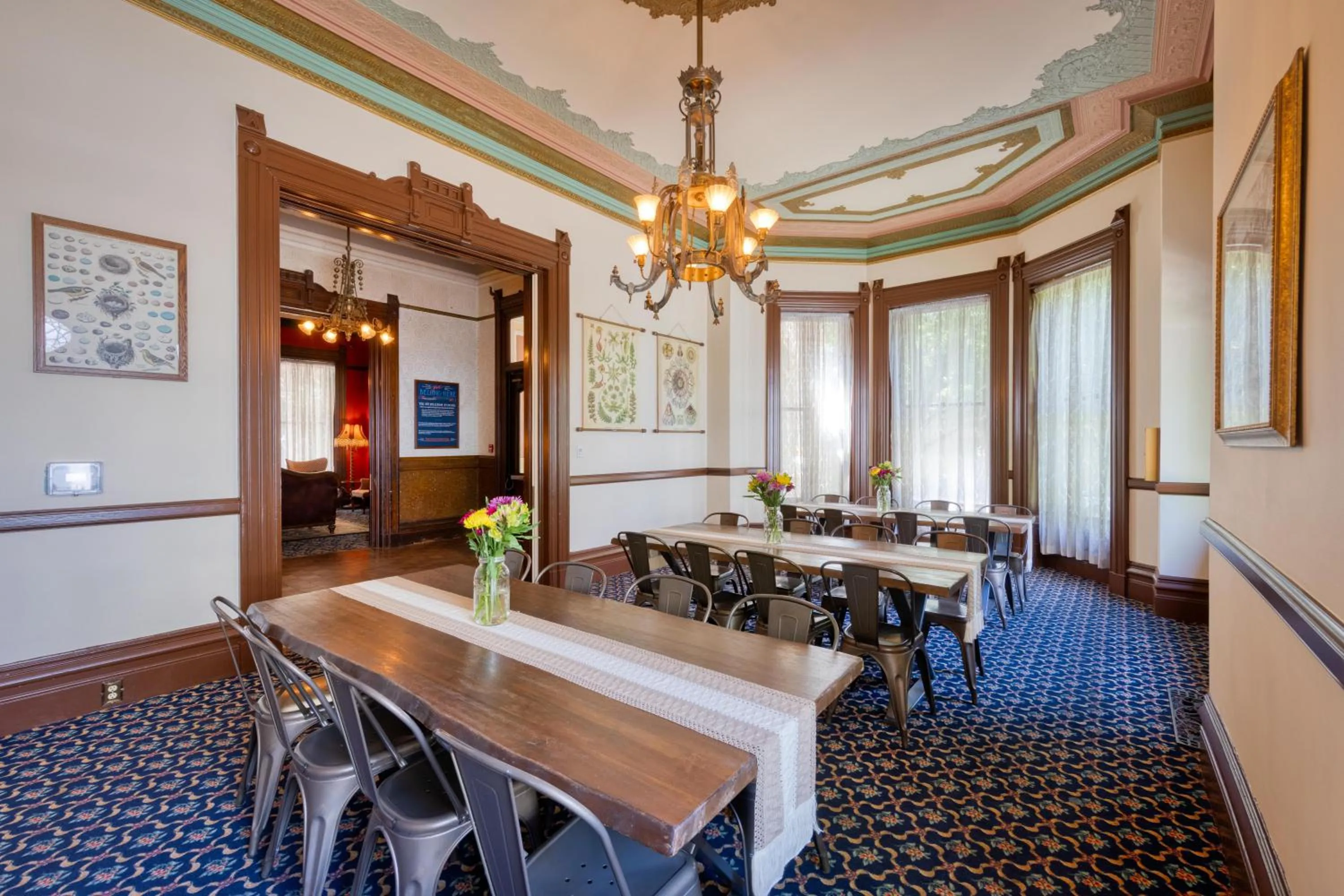 Seating area in HI Sacramento Hostel