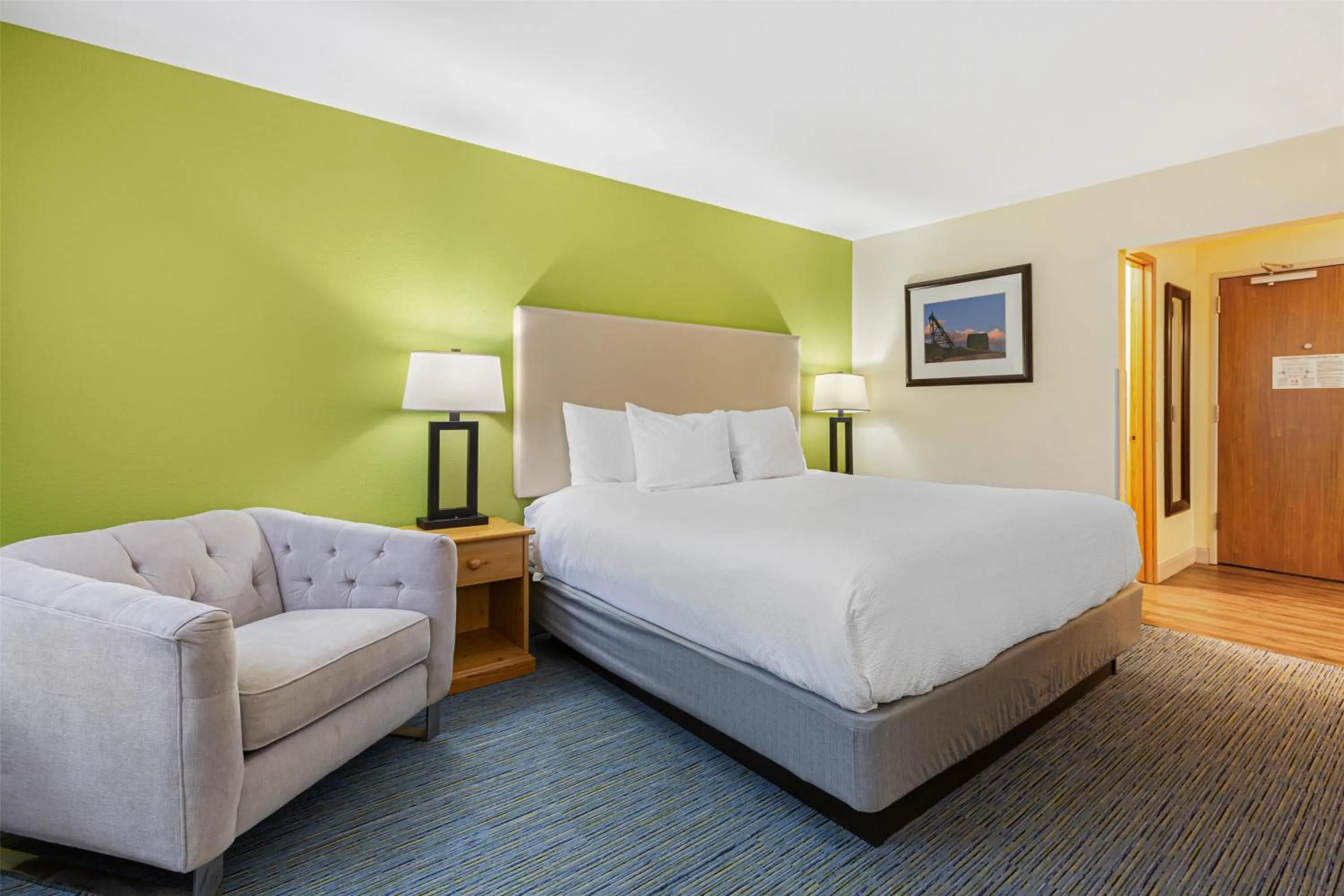 Photo of the whole room, Bed in Best Western Hi-Desert Inn