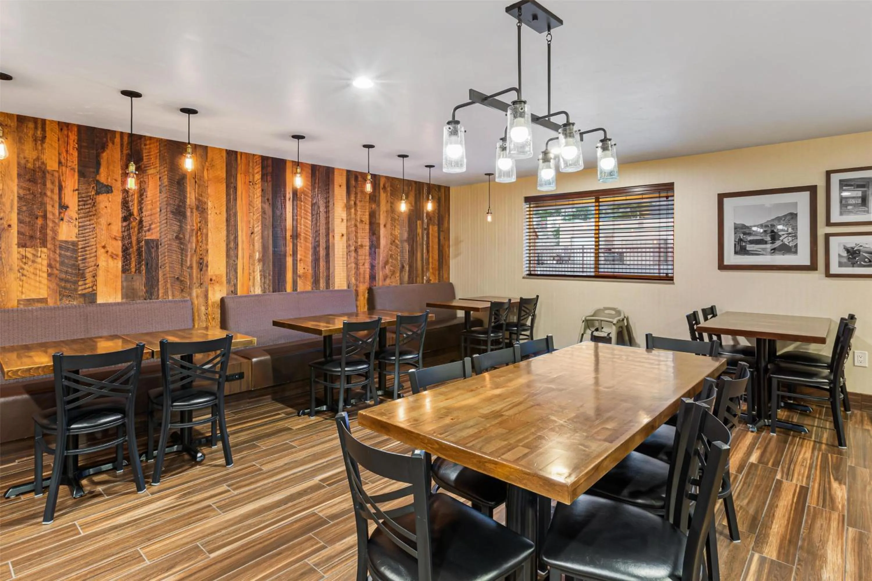 Breakfast in Best Western Hi-Desert Inn