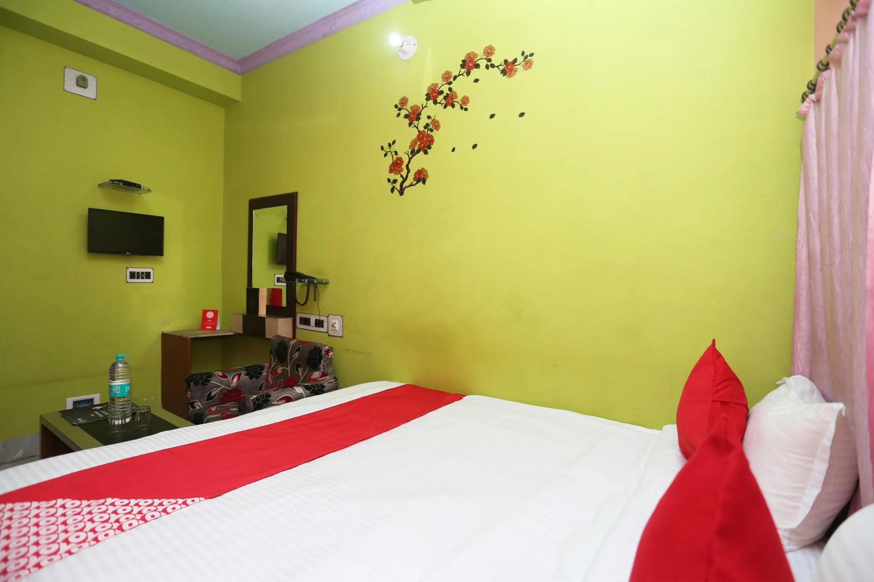 Bedroom, Bed in Hotel O Sanjog