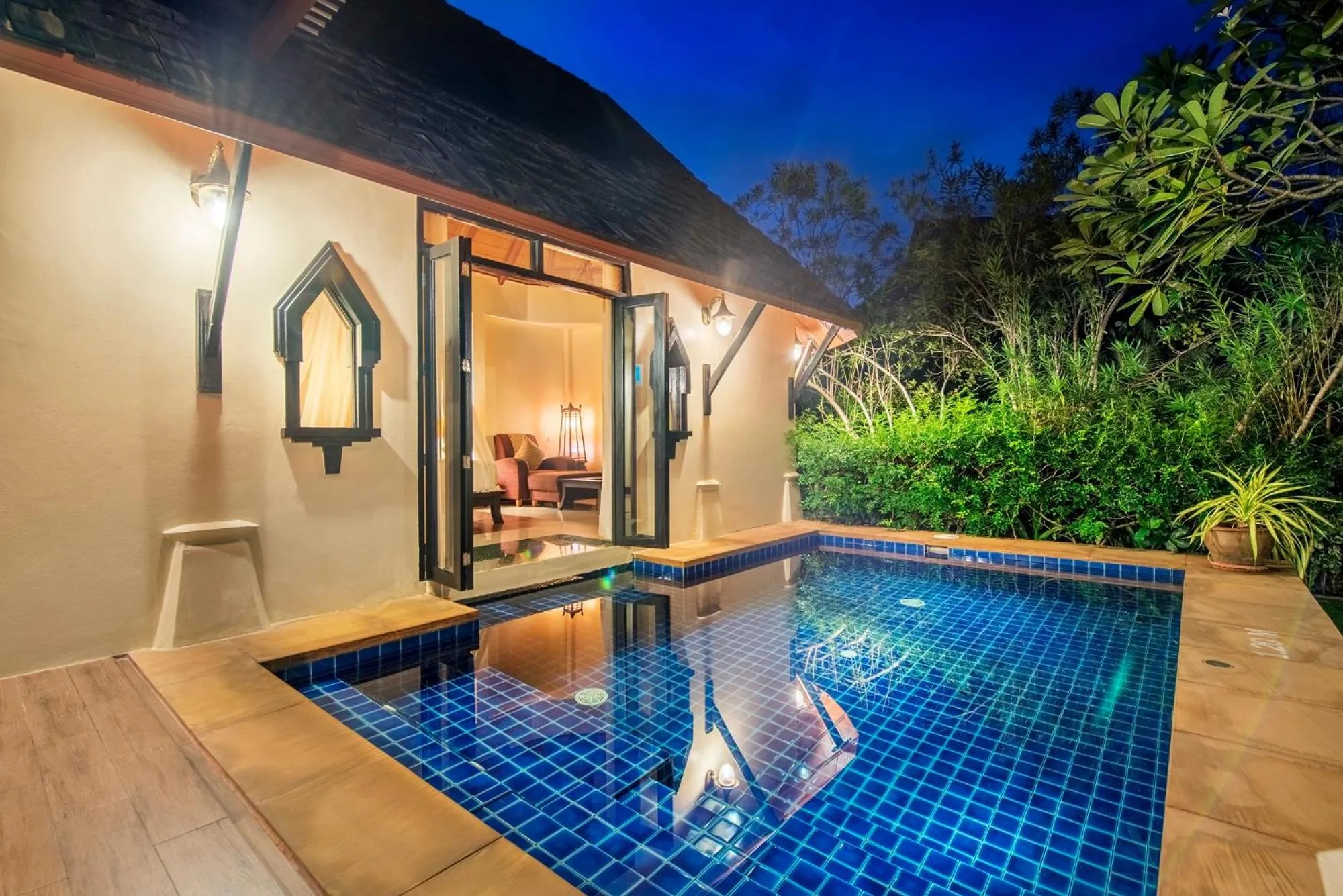 Property building in Chada Lanta Beach Resort