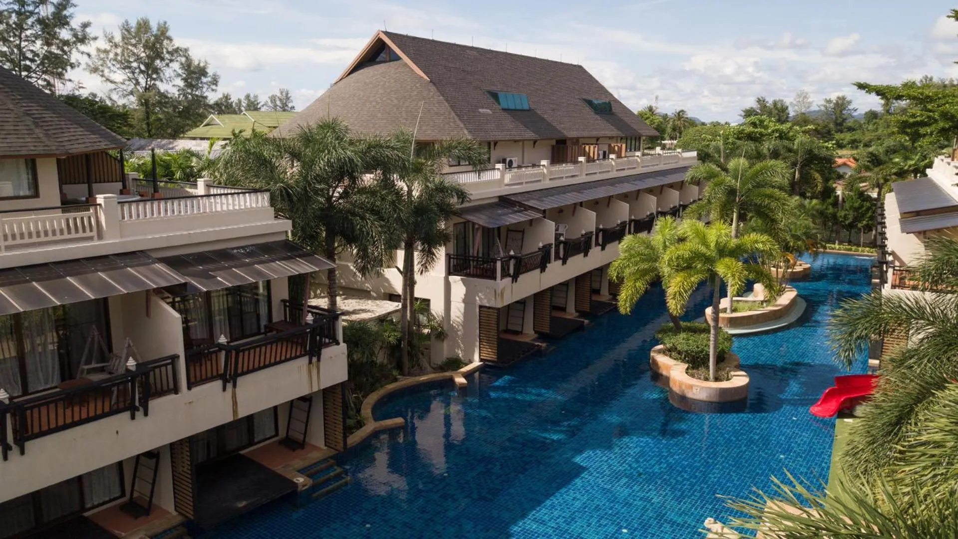 Pool view in Chada Lanta Beach Resort