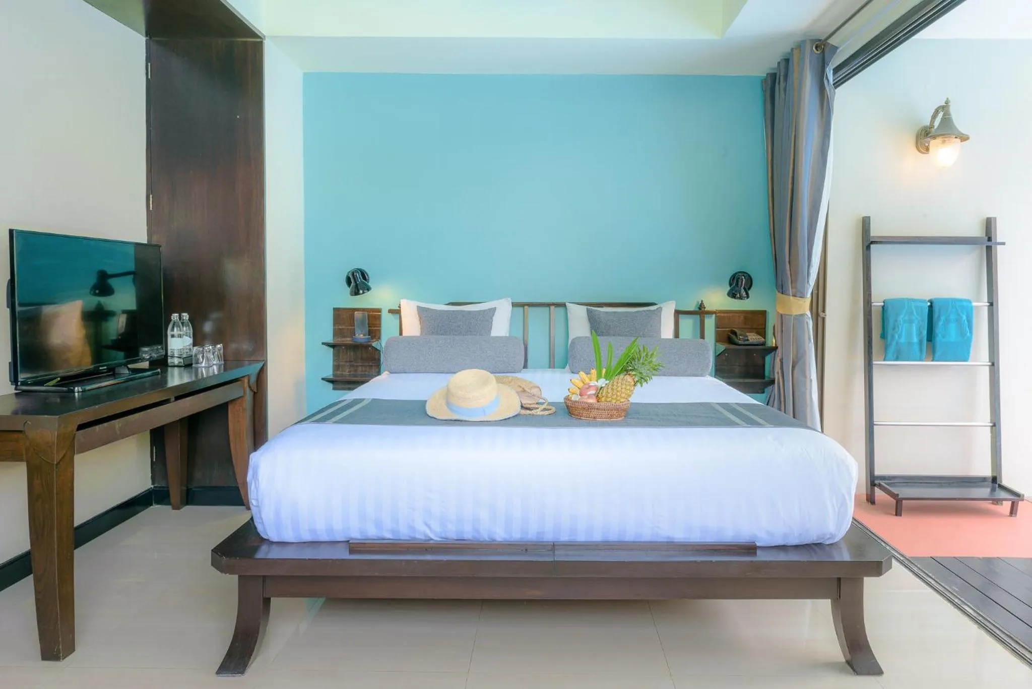 Bedroom, Bed in Chada Lanta Beach Resort