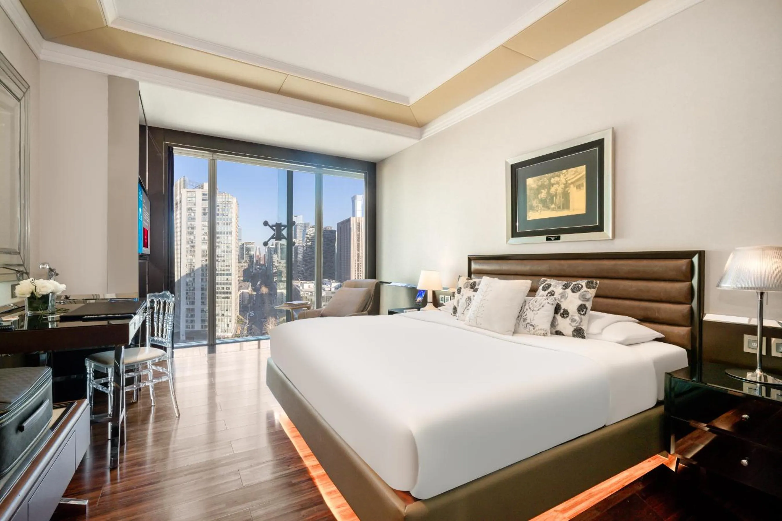 Bedroom, Bed in Hotel Éclat Beijing