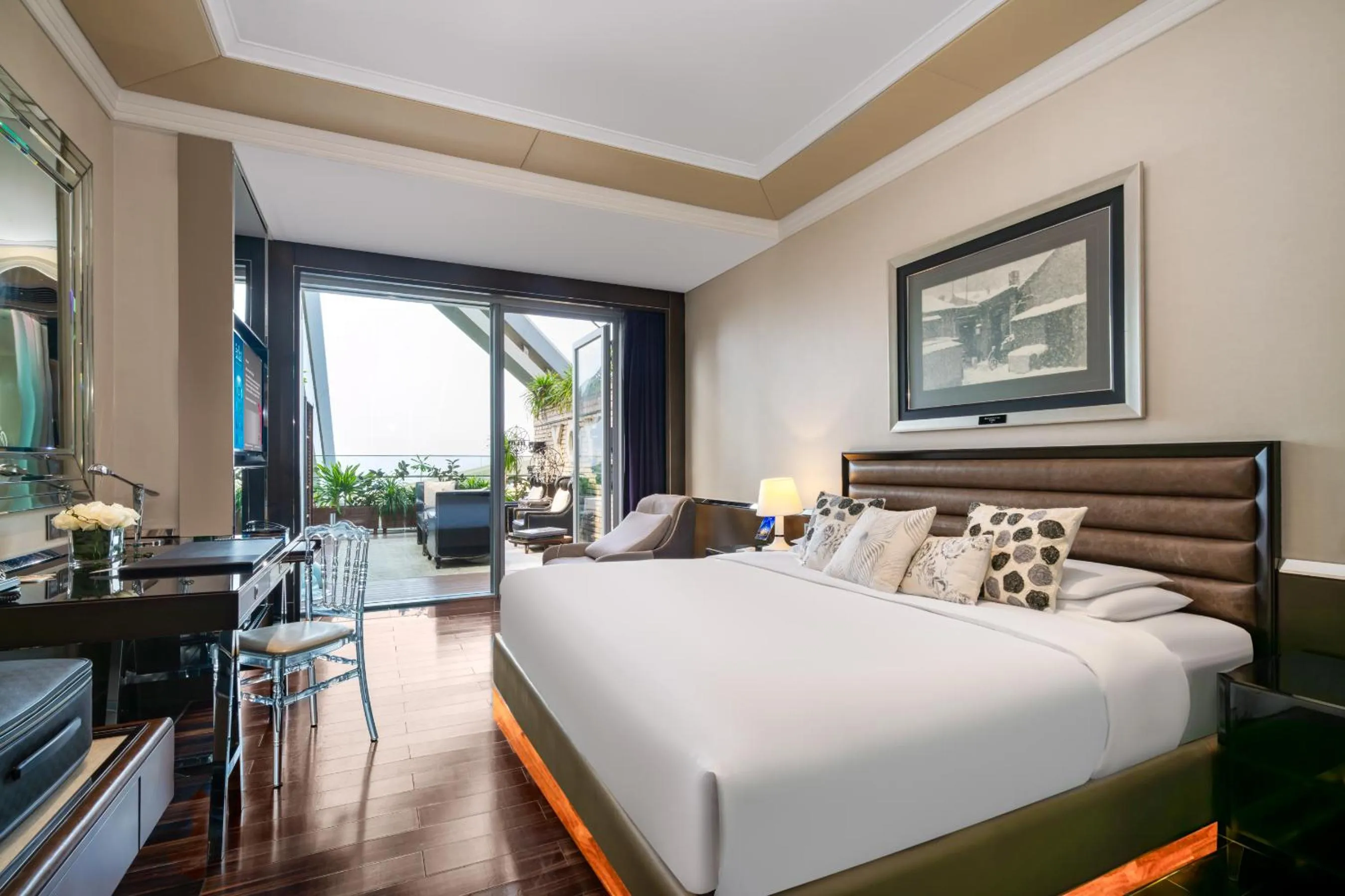 Bedroom, Bed in Hotel Éclat Beijing