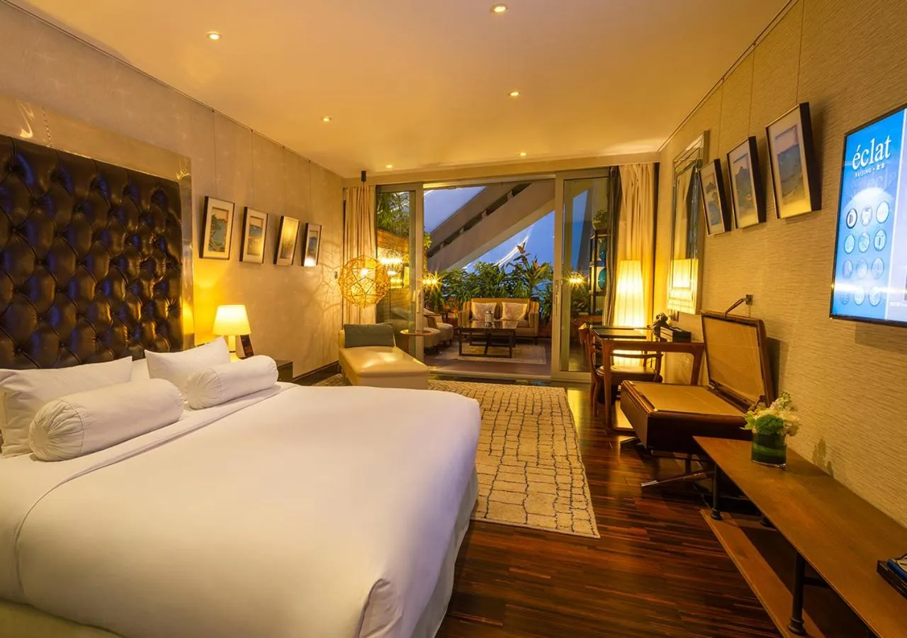 Bed in Hotel Éclat Beijing