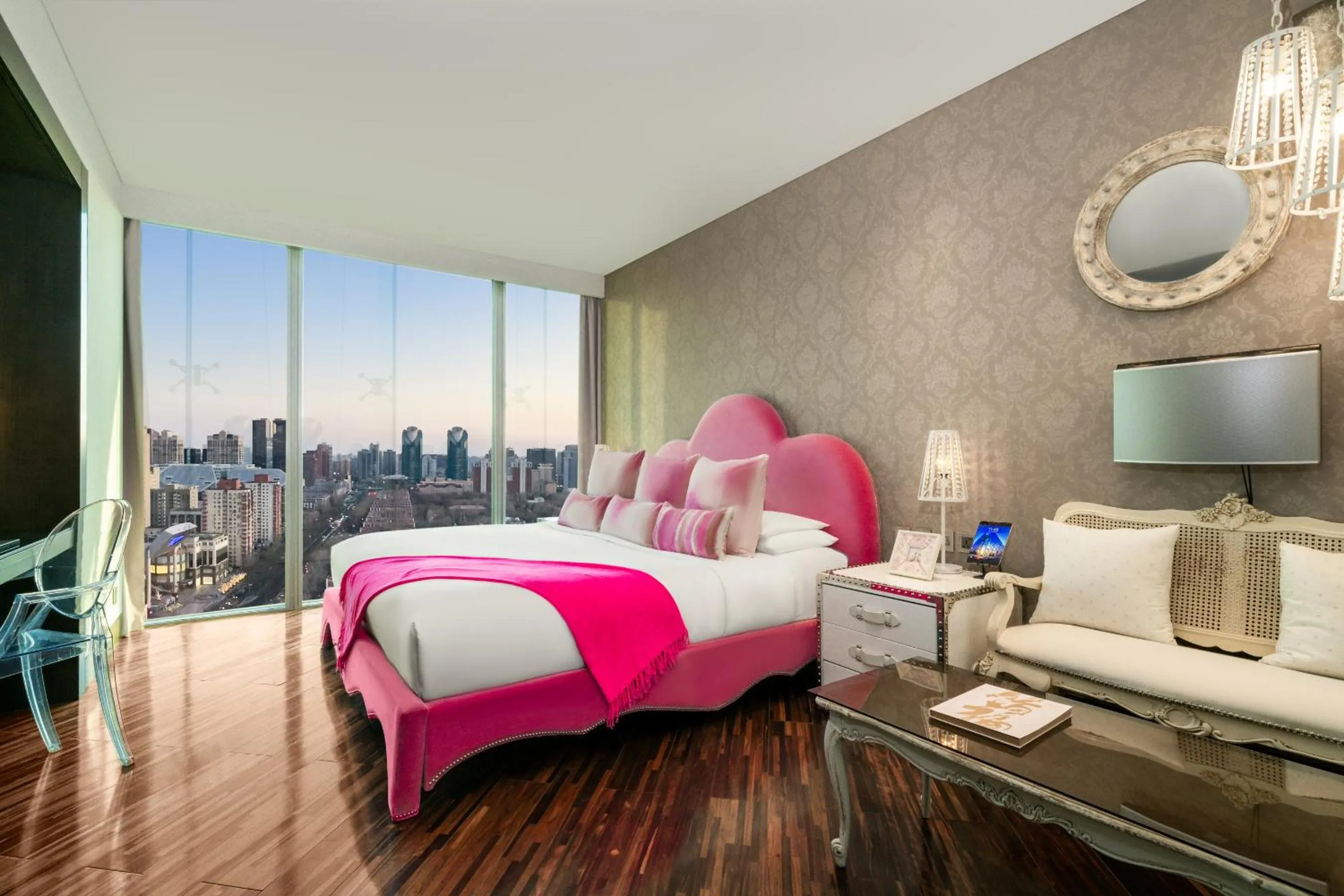 Bed in Hotel Éclat Beijing