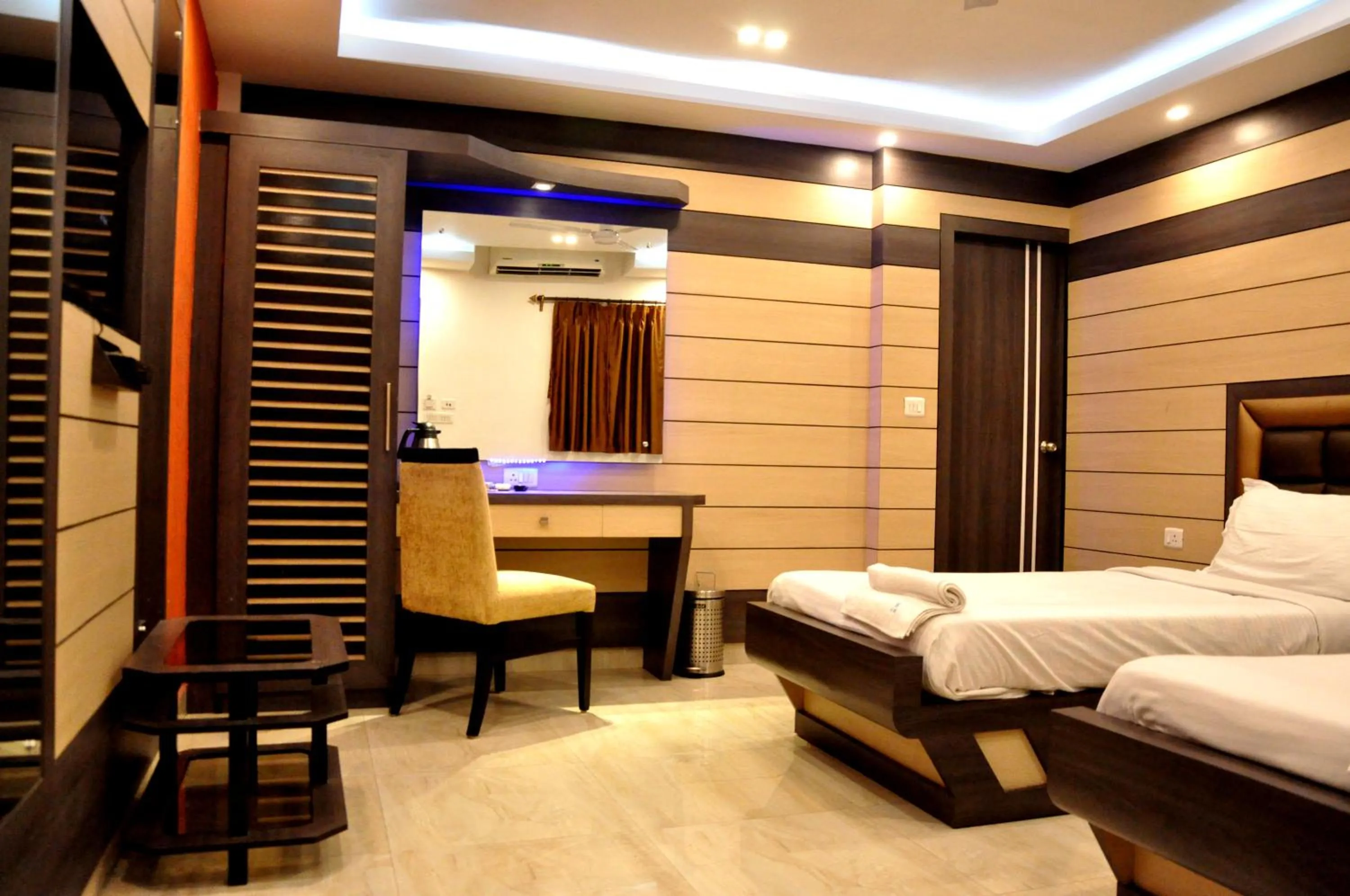 Photo of the whole room, Bed in Hotel Esteem