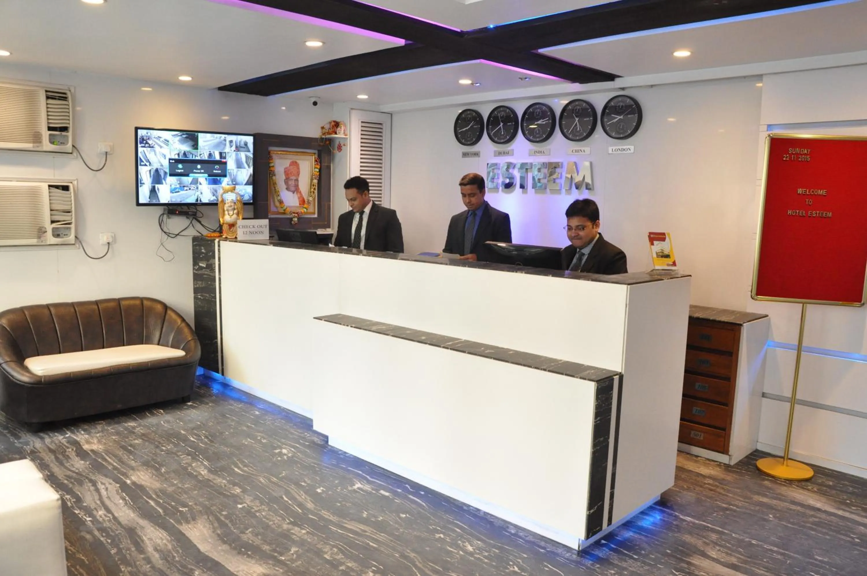 Lobby or reception in Hotel Esteem