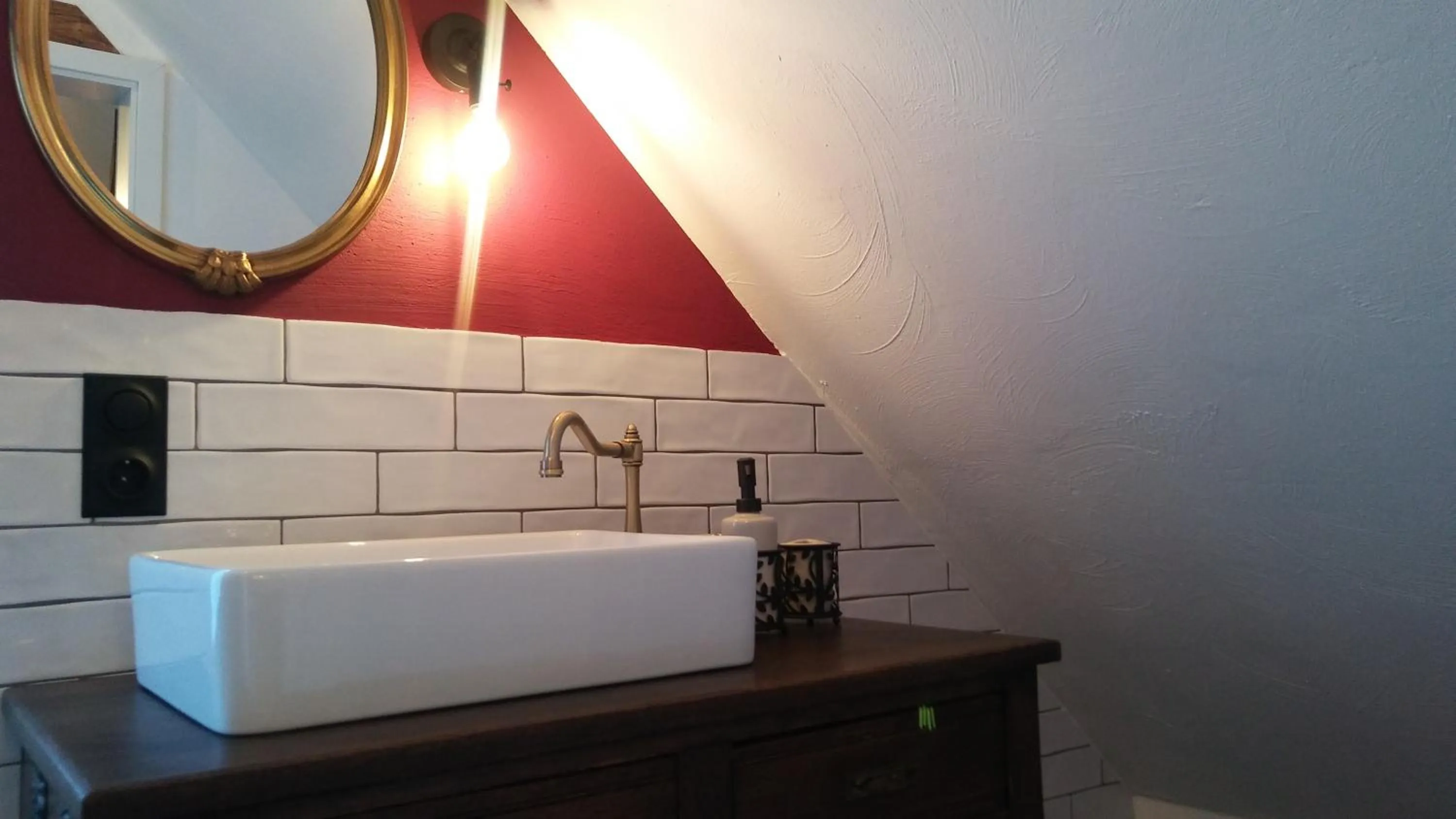 Bathroom in HIER & JETZT in Monschau City