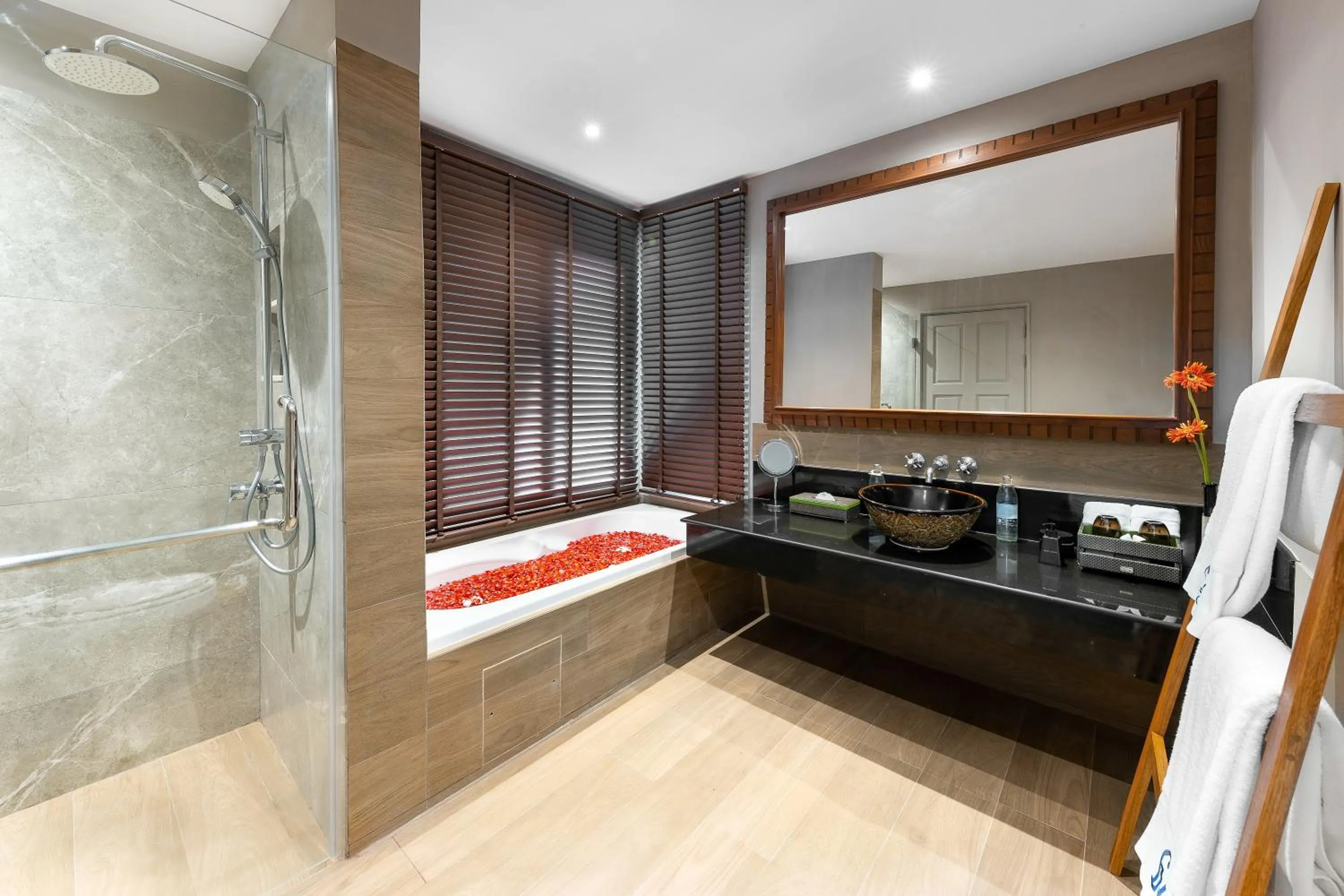 Bathroom, Bed in Fair House Villas & Spa, Koh Samui