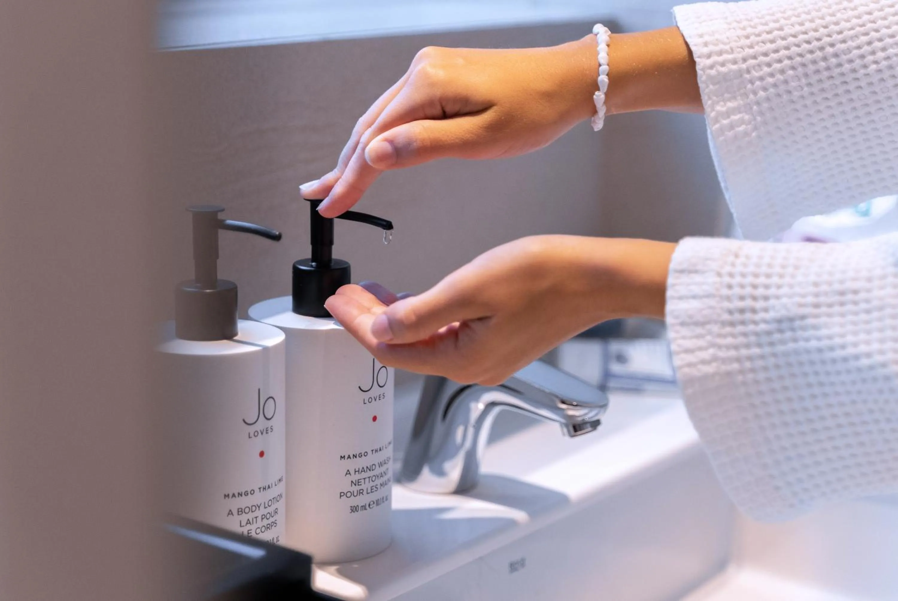 Bathroom in Pan Pacific Serviced Suites Beach Road, Singapore
