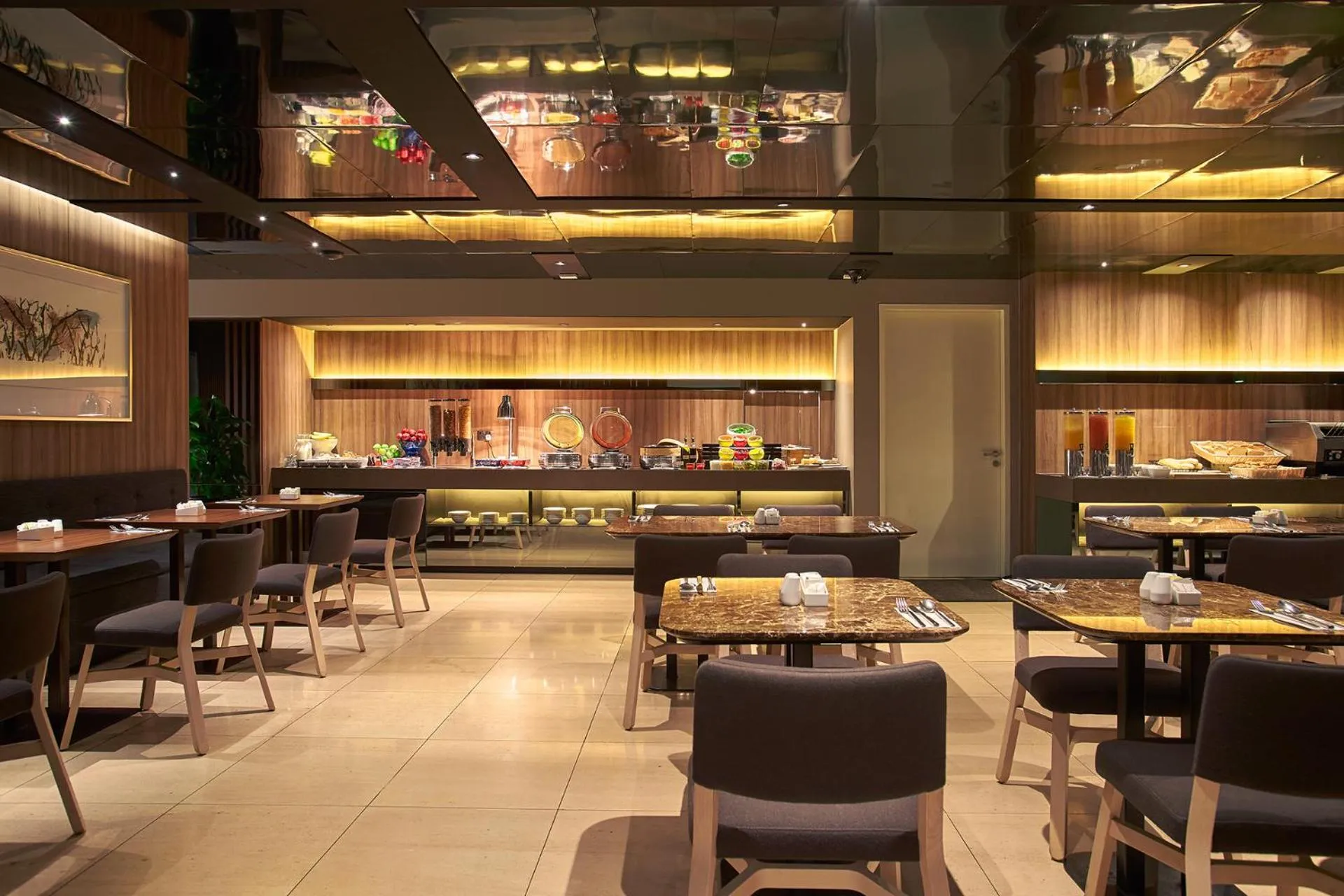 Restaurant/places to eat in Pan Pacific Serviced Suites Beach Road, Singapore