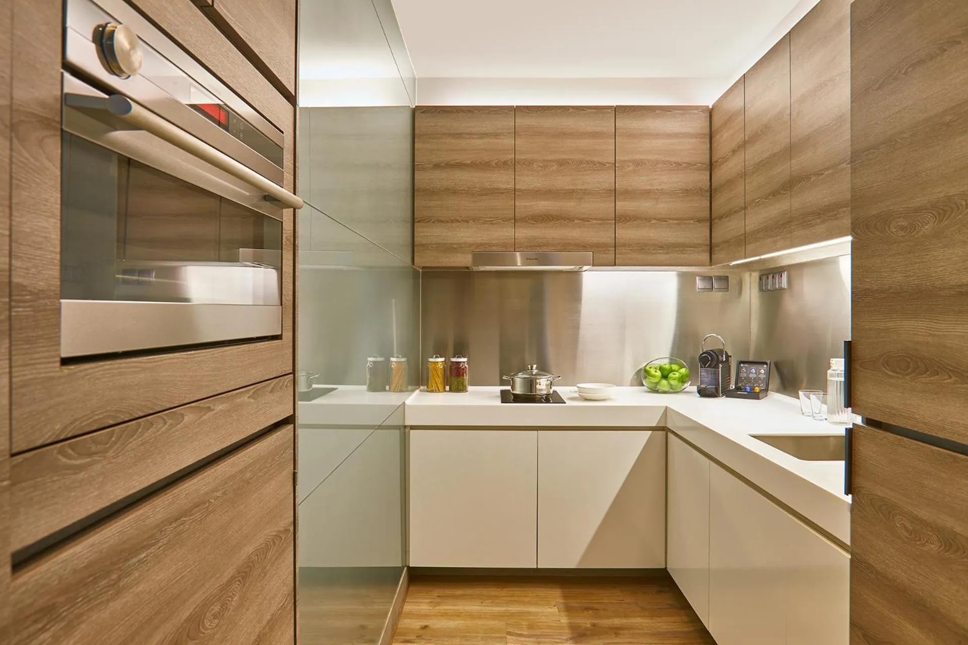 Kitchen or kitchenette in Pan Pacific Serviced Suites Beach Road, Singapore
