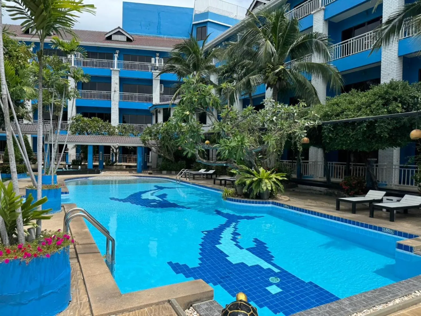 Swimming pool in Blue Garden Resort Pattaya